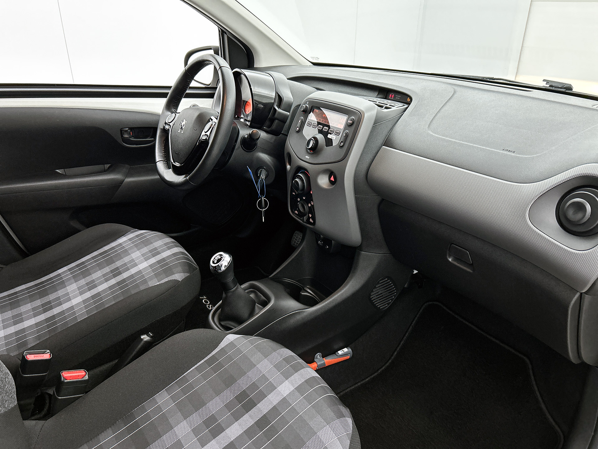 Peugeot 108 1.0 e-VTi Active | LM VELGEN | DEALER ONDERHOUDEN | ELEKTR. SPIEGELS + RAMEN | AIRCO | BLUETOOTH