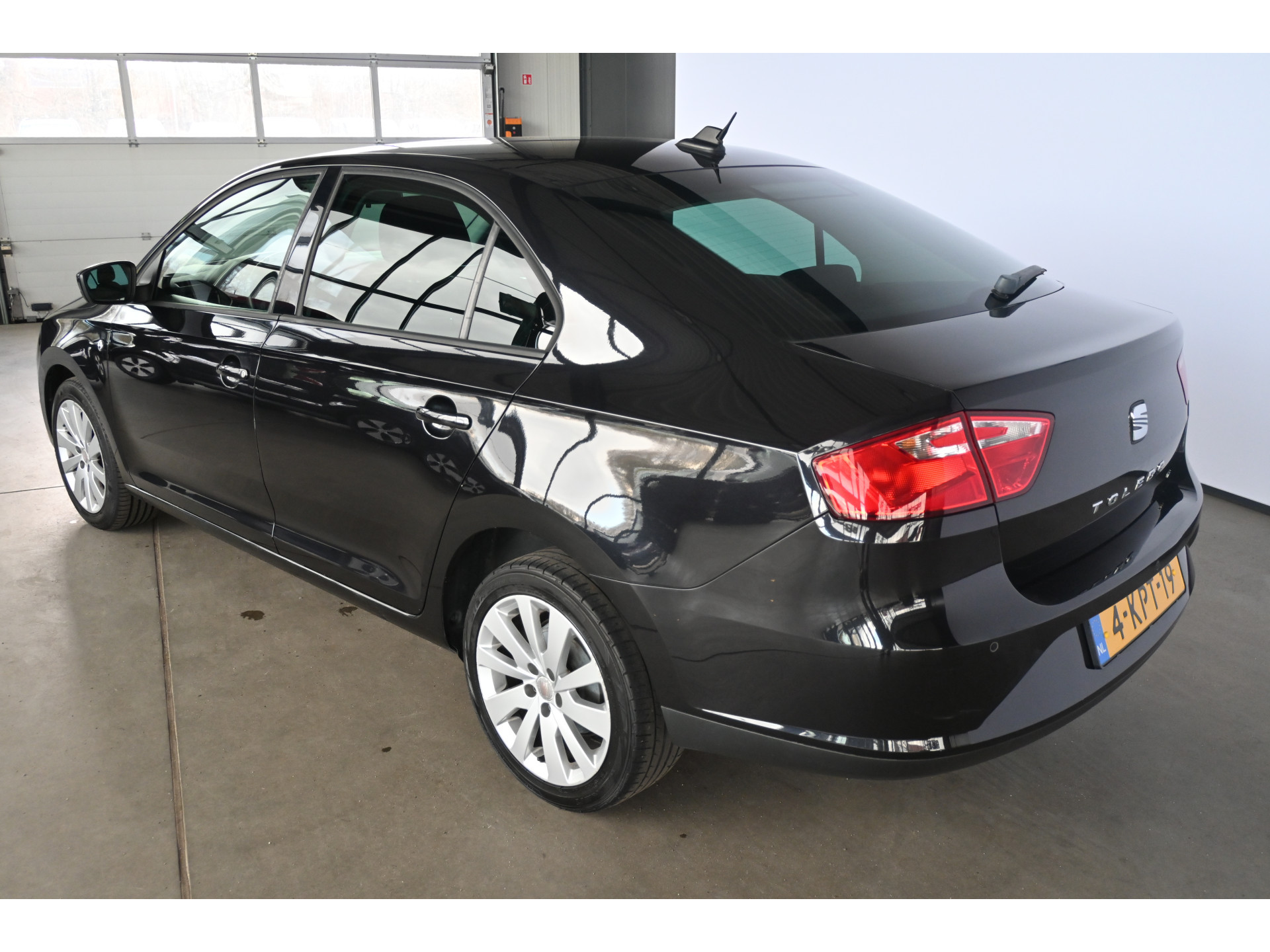 SEAT Toledo 1.2 TSI Businessline High Clima Navigatie Cruise Control Goed Onderhouden! Inruil Mogelijk!