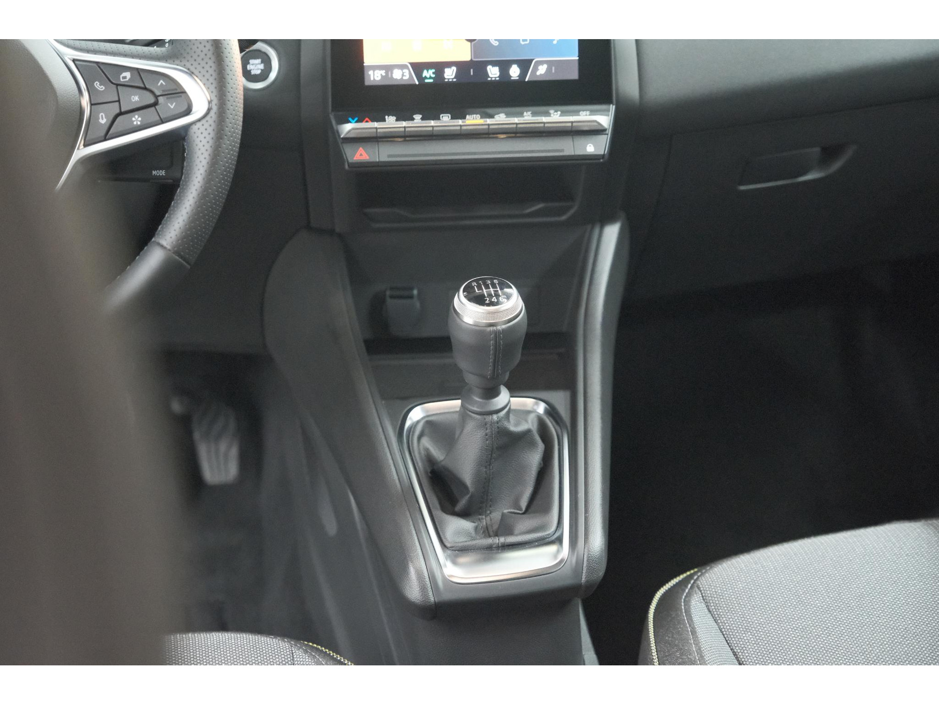 Renault Captur TCe 90 Techno | Nieuw Model | Camera | Harman Kardon | Apple Carplay | Parkeersensoren | 18 Inch Lichtmetalen Velgen