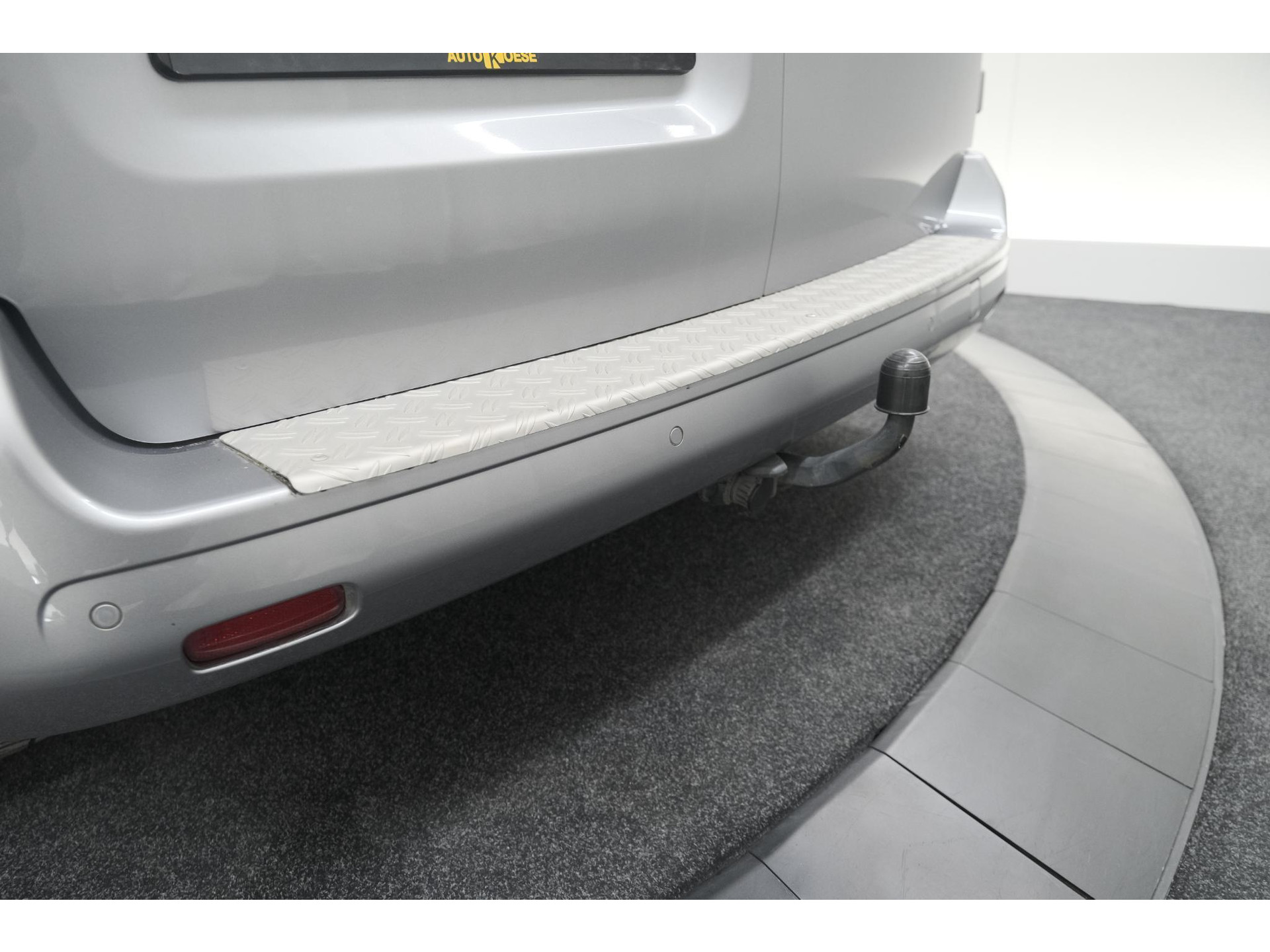 Peugeot Expert 2.0 BlueHDI 180 Automaat Standard Premium | Standkachel | Trekhaak | Head-Up Display | Camera | Apple Carplay | Laadruimte Betimmering