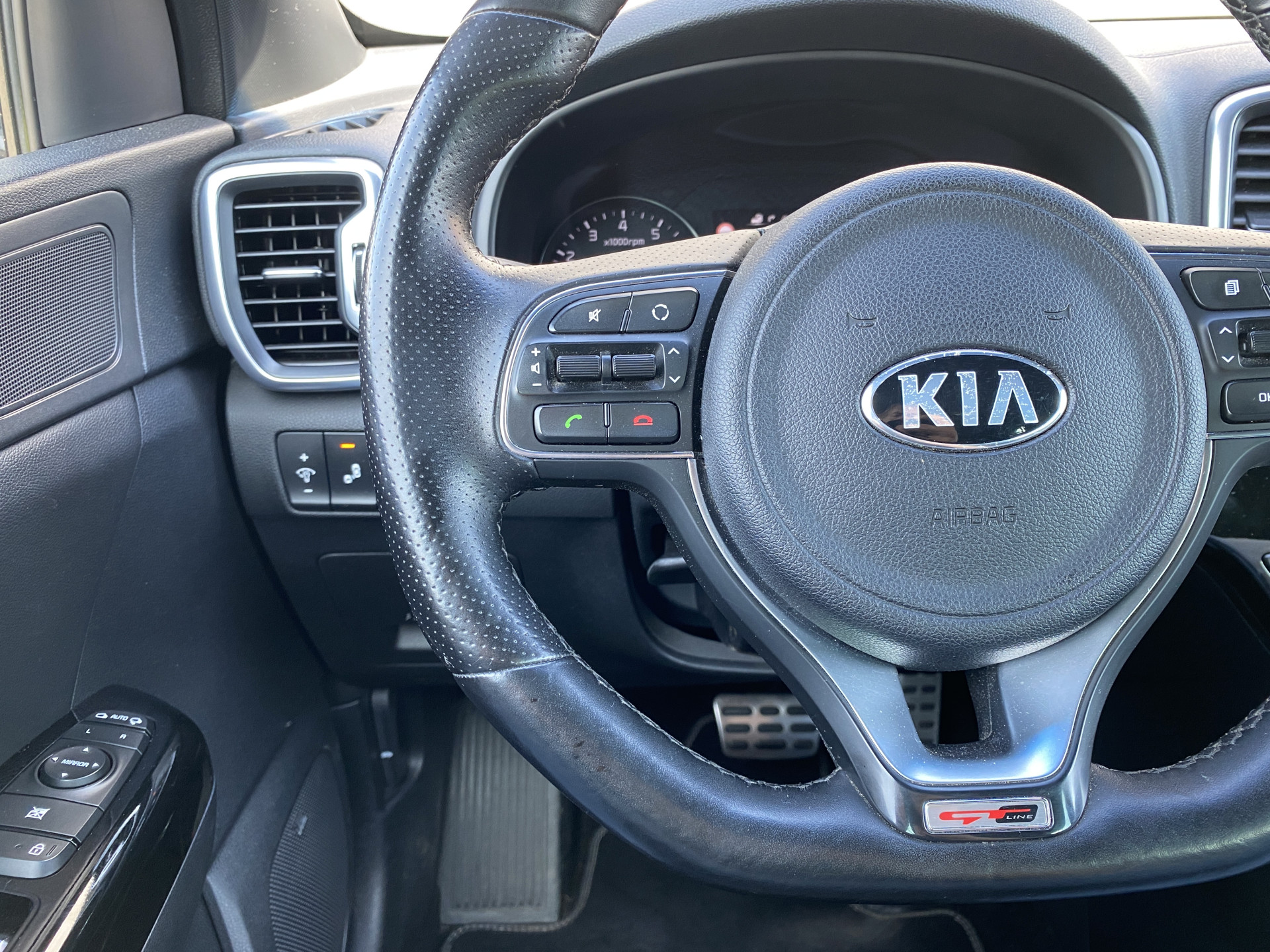 Kia Sportage 1.6 T-GDI 4WD 177 pk GT-Line PlusLine AUT. | dealer onderh. | leder interieur | trekhaak | navigatie | elektr. stoelen