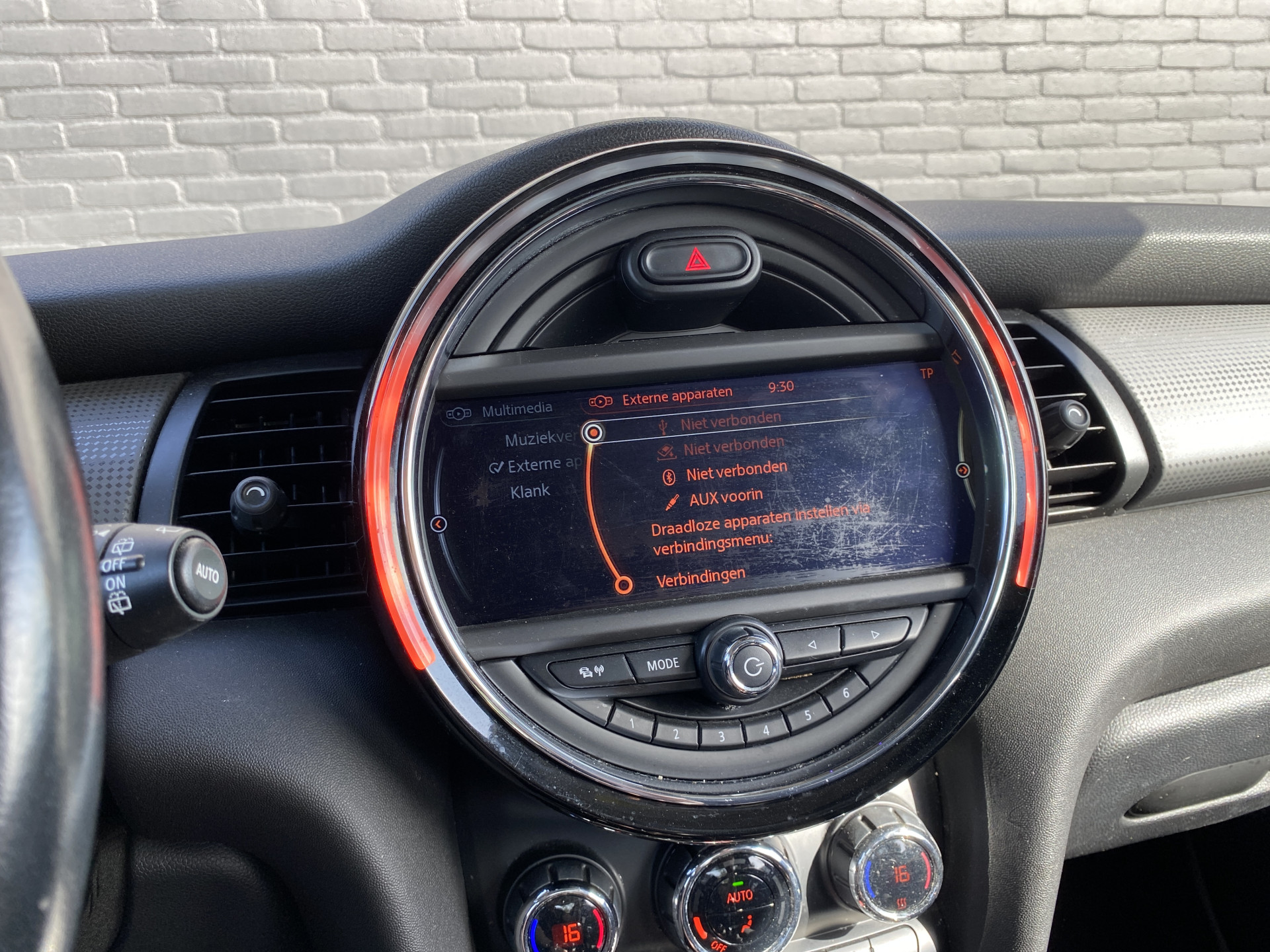 MINI Mini 1.5 Cooper Pepper 136 pk | navigatie | panoramadak | bluetooth | cruise control | chromen details | trekhaak
