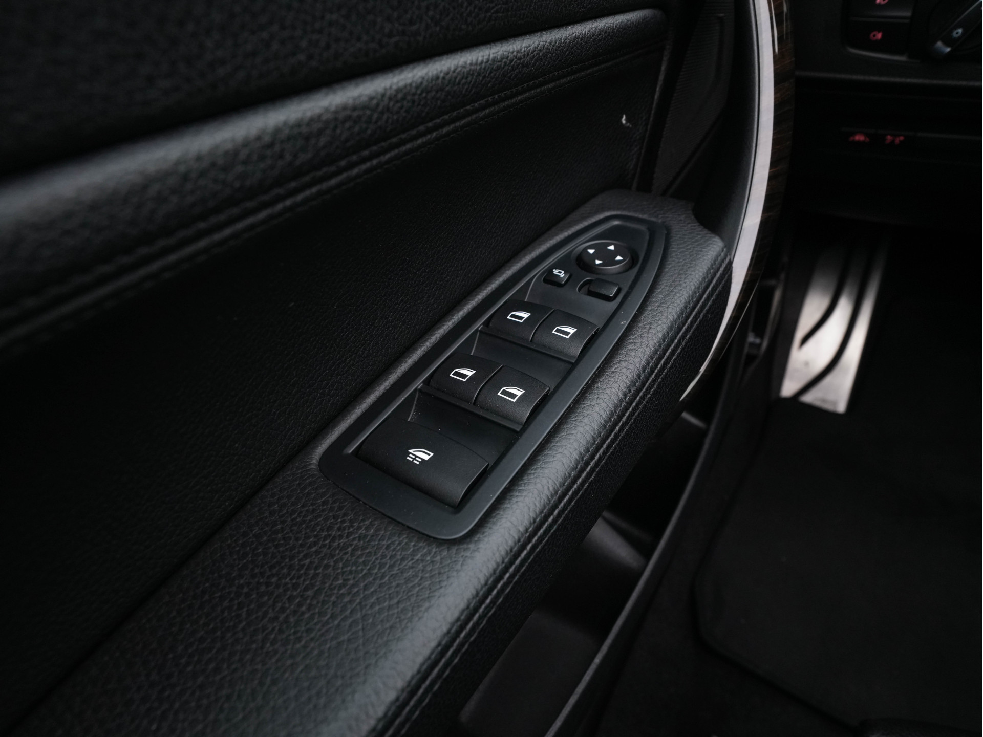 BMW 2-serie Cabrio 220d Sport M-Sportpack Aut. *LEATHER | BI-XENON | HARMAN/KARDON-AUDIO | MEMORY-PACK | HEATED-SPORTSEATS | NAVI-FULLMAP | DAB+ | ECC | PDC | AIRSCARF | LANE-ASSIST | 19''ALU*