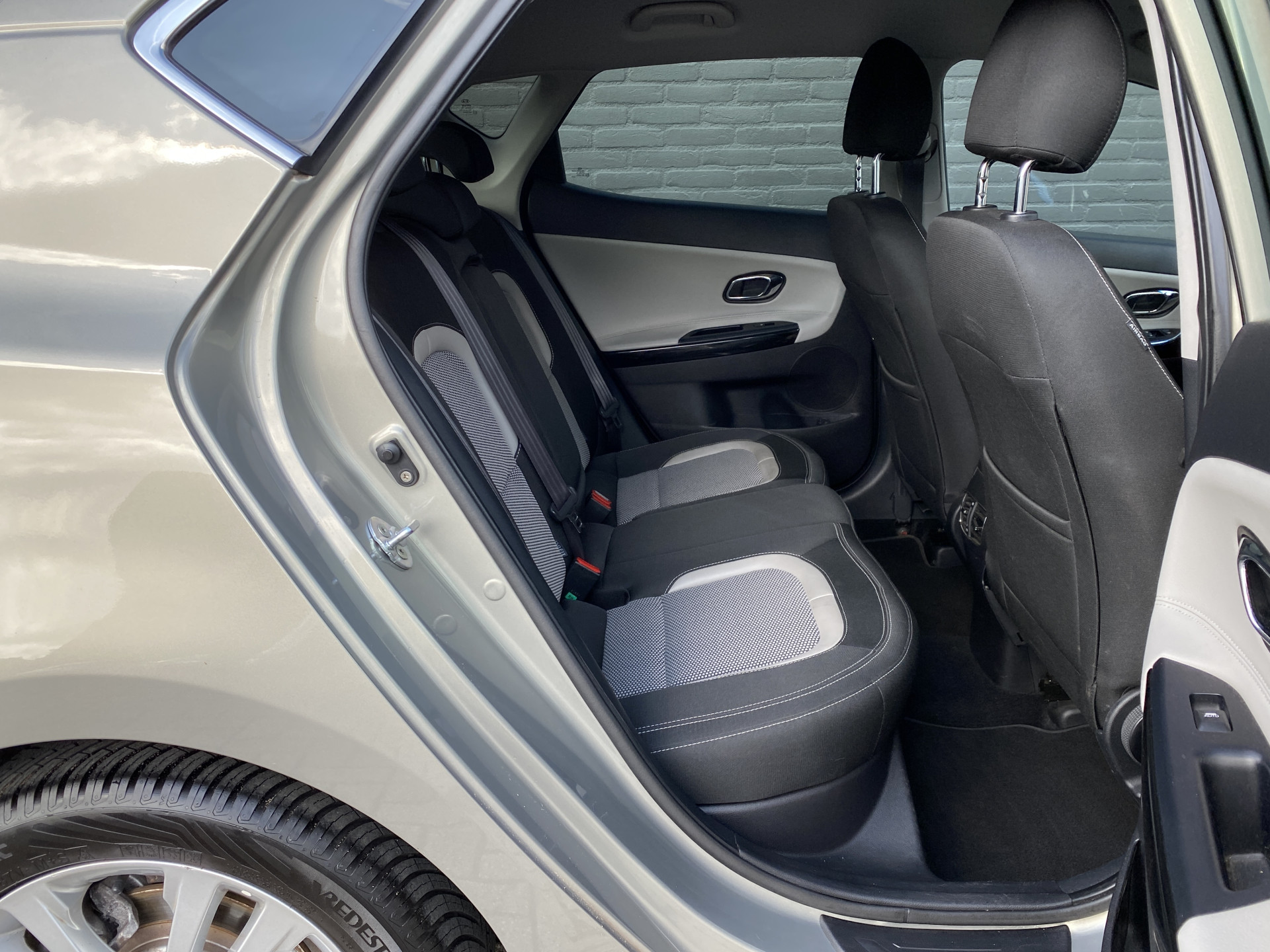 Kia Cee'd 1.6 GDI Super Pack 136 pk | navigatie | trekhaak | all season banden | keyless go | camera