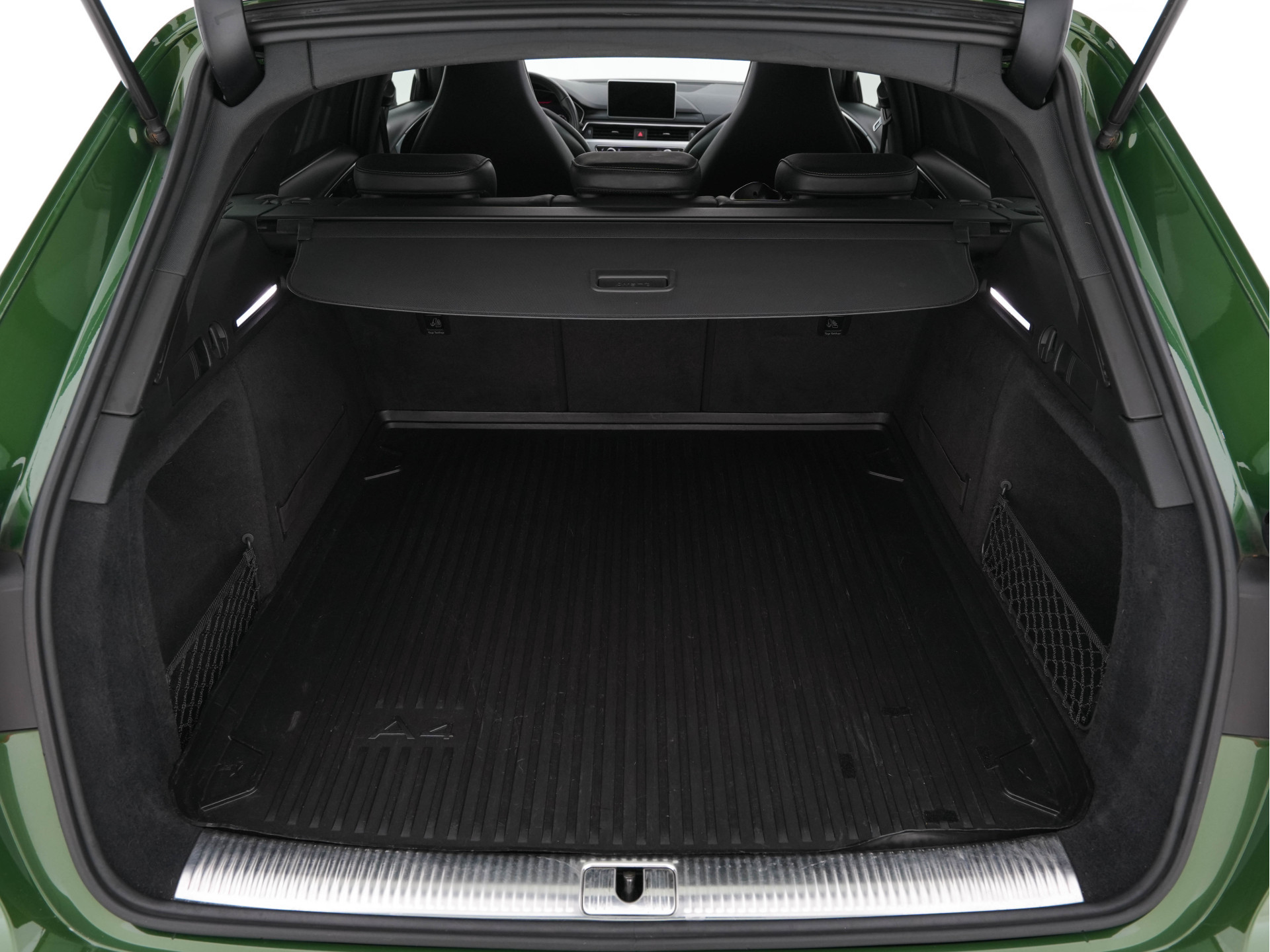 Audi RS4 2.9 TFSI quattro *MILLTEK | KERAMIK | APPLE-CARPLAY | PPF | ABT | B&O | 360-CAMERA | PANO | CARBON-PACK | HUD | SONOMA-GREEN | DEALER-AUTO*