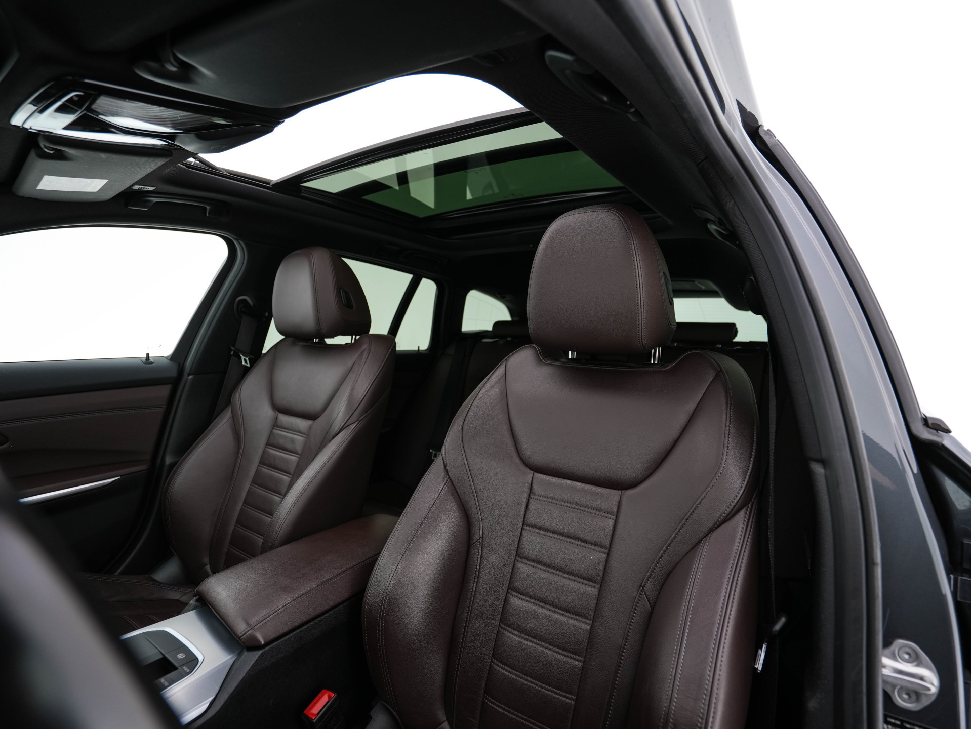 BMW 3-serie Touring 320e M-Sportpack Business Edition Plus (Plug-In) (INCL-BTW) *PANO | LASER-LED | LEATHER | HEATED-SPORTSEATS | HARMAN/KARDON | VIRTUAL-COCKPIT | AMBIENT-LIGHT | NAVI-FULLMAP | DAB+ | 18''ALU*