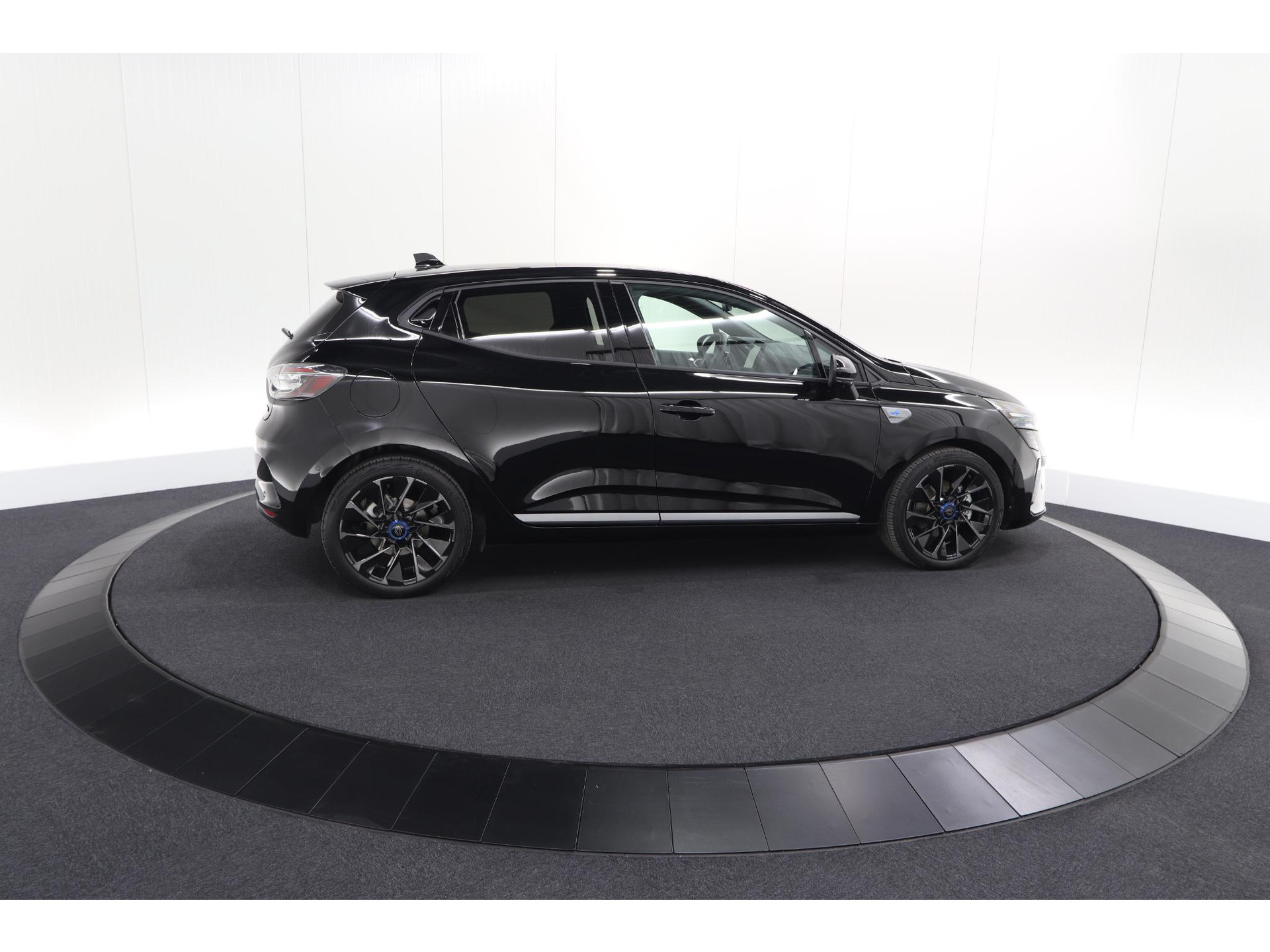 Renault Clio 1.6 E-Tech Full Hybrid 145 esprit Alpine | 360 Camera | Adaptieve Cruise Control | Dodehoekdetectie | 9.3 Inch Infotainmentscherm