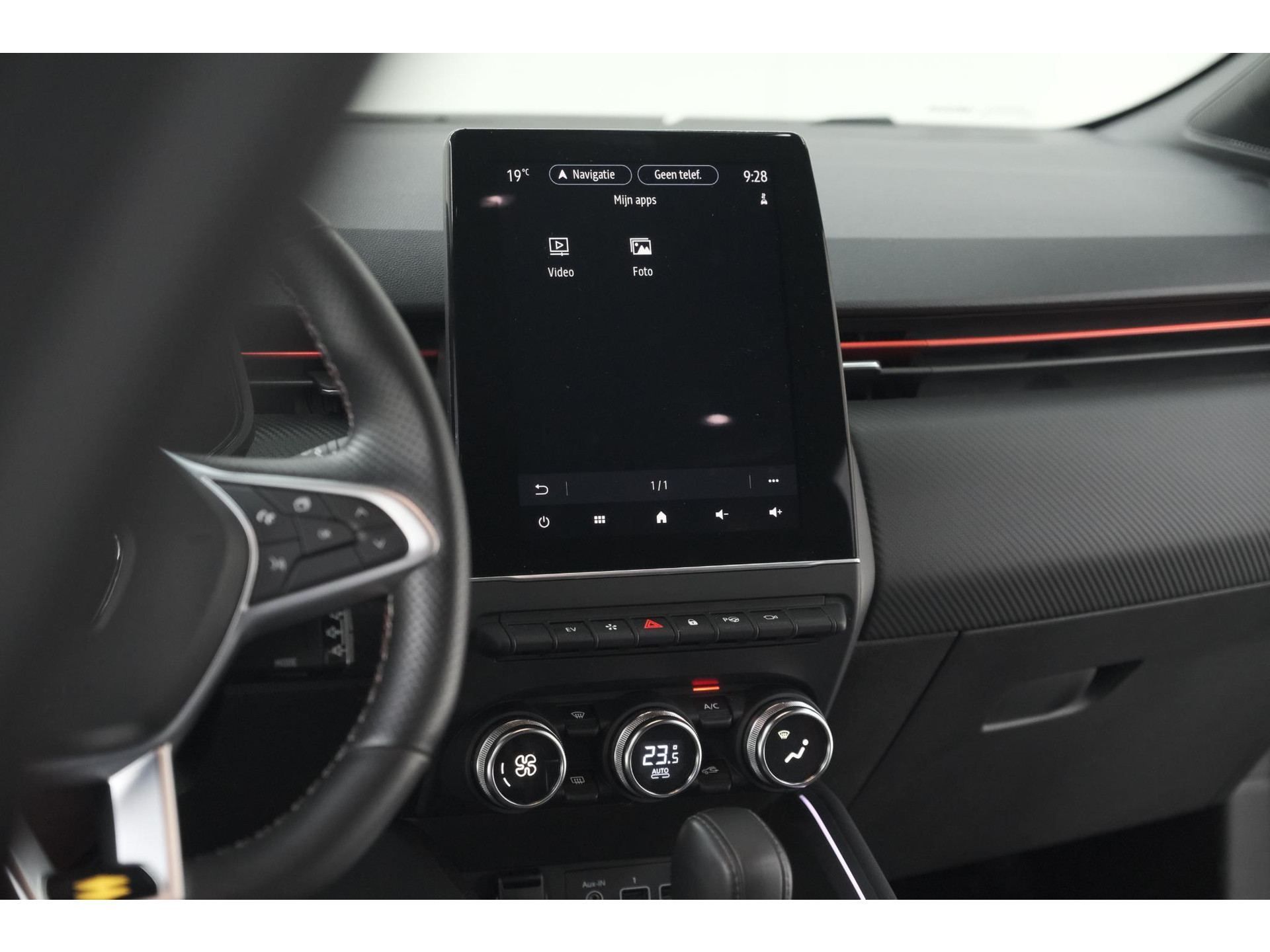 Renault Clio 1.6 E-Tech Hybrid 140 R.S. Line | 360 Camera | Apple Carplay | 9.3 Inch Groot Scherm | Sportstoelen