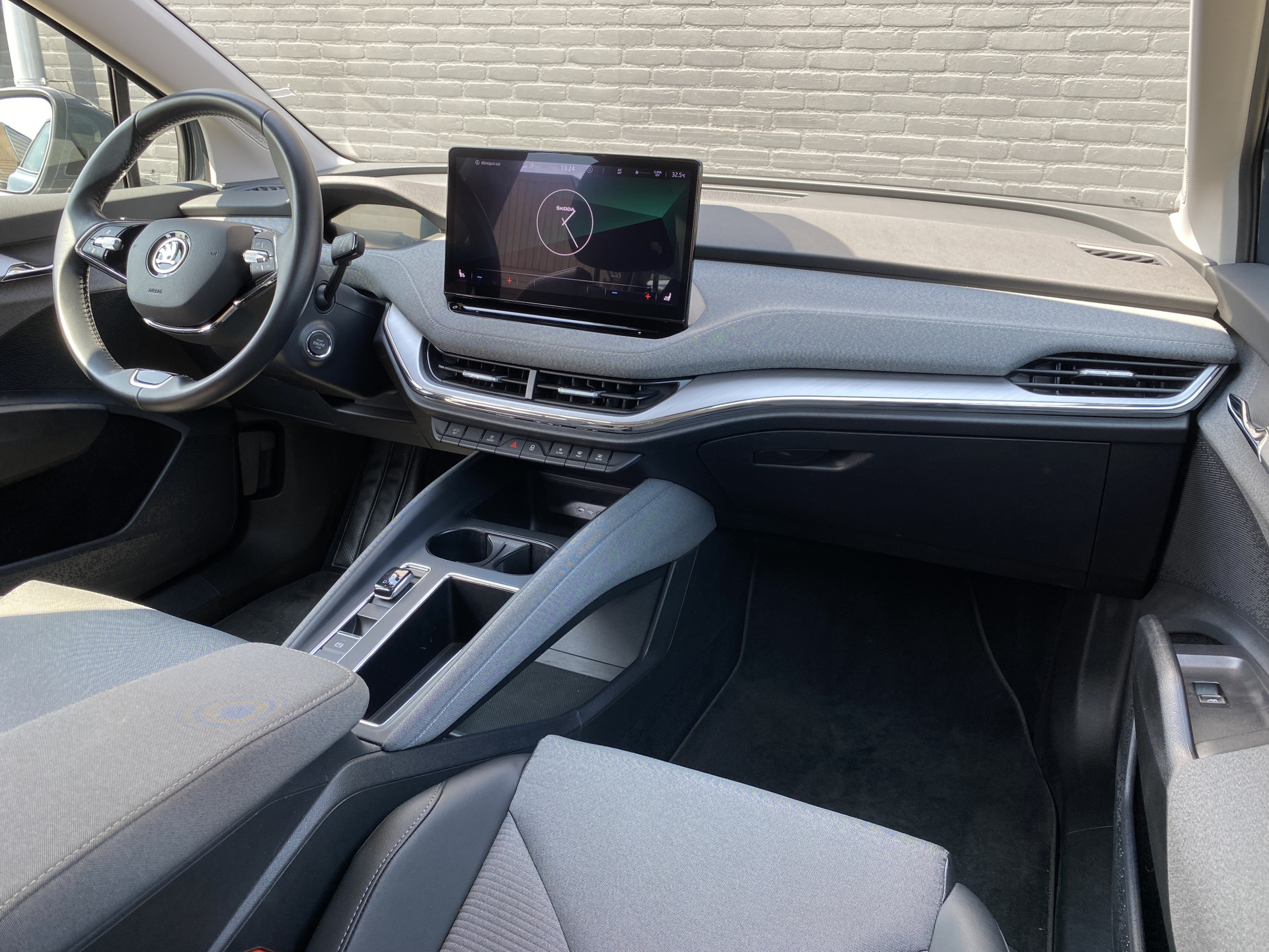 ŠKODA Enyaq iV 60 | 1e eigenaar | dealer onderhouden | navigatie | trekhaak | camera | stoelverwarming | apple carplay