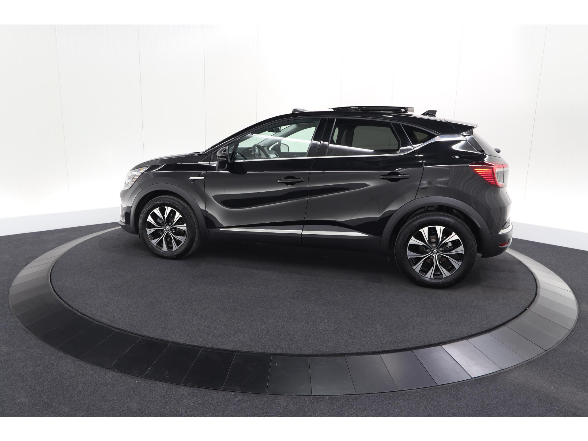 Renault Captur 1.6 E-Tech full hybrid 145 techno | Panoramadak | Camera | Adaptieve Cruise Control | 9.3 Inch Groot Scherm