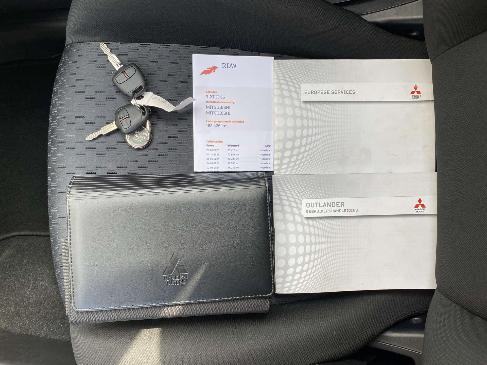 Mitsubishi Outlander 2.0 Intense 150 pk AUT. | dealer onderh. | lichtmetaal 18 inch | trekhaak | cruise control | apple carplay - android