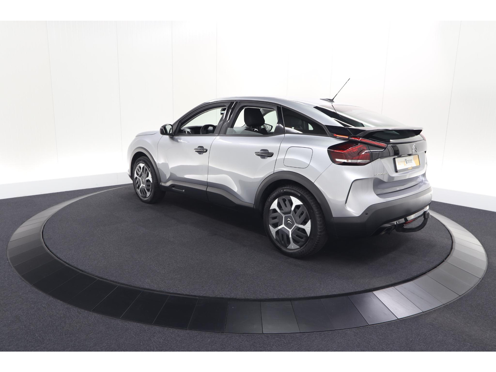 Citroen C4 Puretech 130 Feel | Trekhaak | Camera | Allseason Banden | Climate Control | Parkeersensoren