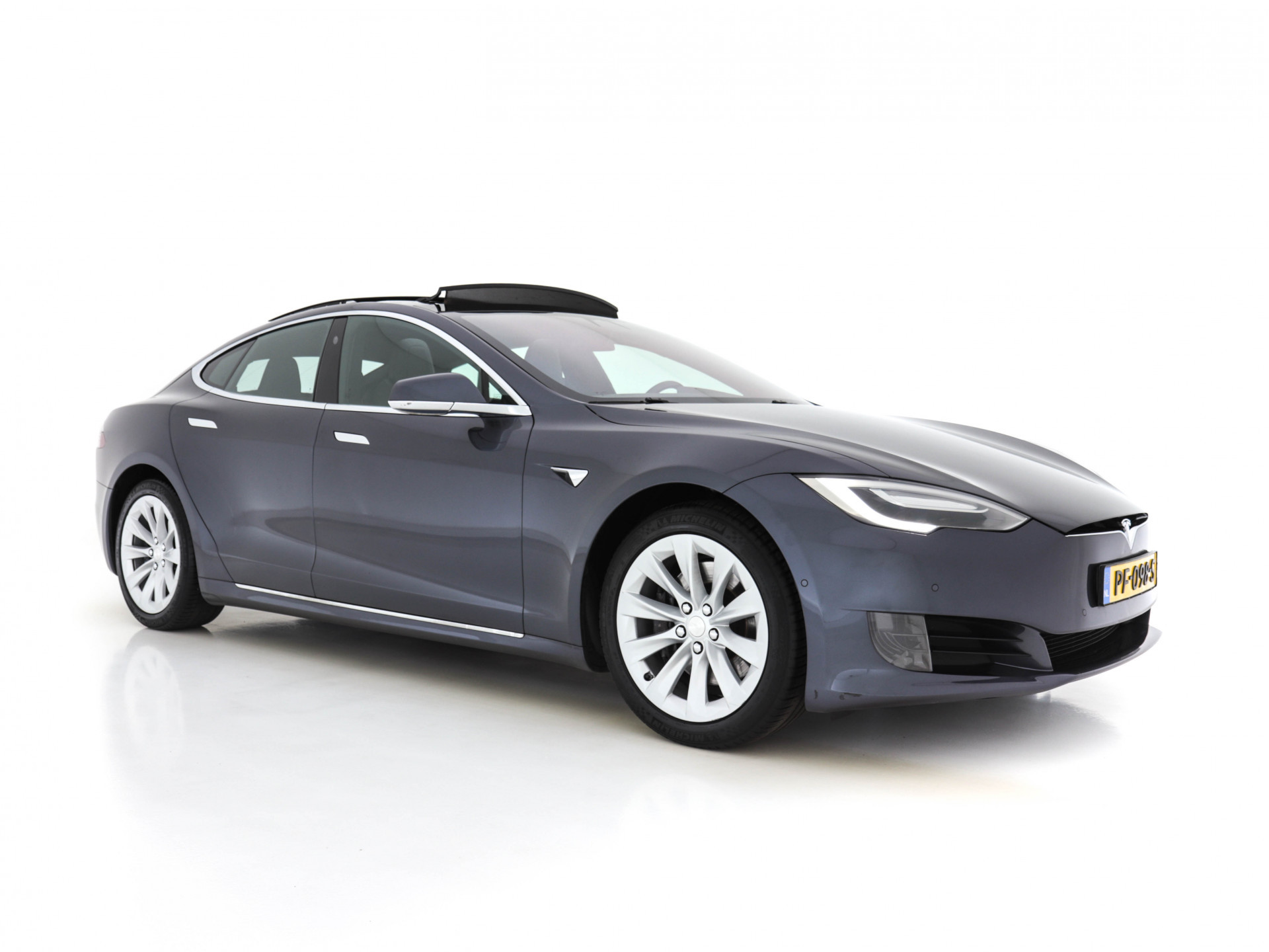 Tesla Model S 235 Kw Base [ 3-Fase ] (INCL-BTW) *PANO | AUTO-PILOT | KEYLESS | FULL-LED | 1/2-LEATHER | NAVI-FULLMAP | SURROUND-VIEW | APP-CONNECT | LANE-ASSIST | DIGI-COCKPIT | DAB | SPORT-SEATS | 19"ALU