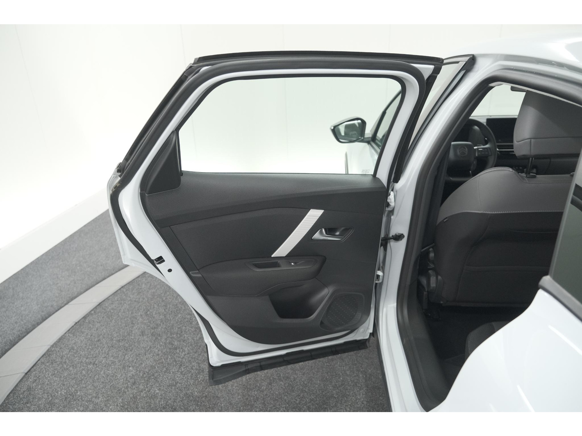 Citroen C4 Hybrid 136 e-DCS6 Plus | Camera | Apple Carplay | Navigatie | Parkeersensoren