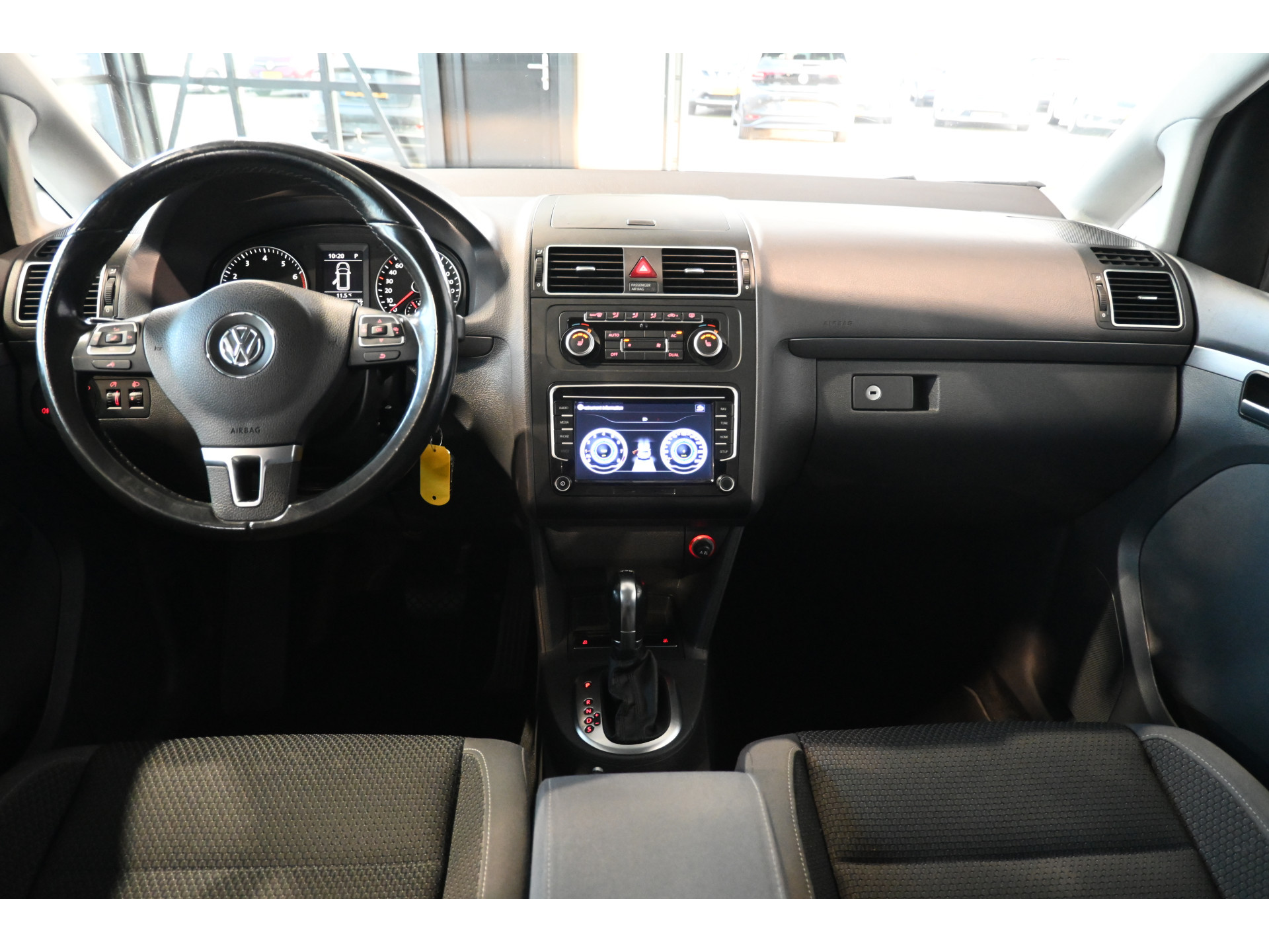 Volkswagen Touran 1.4 TSI Highline Automaat Clima Stoelverwarming Goed Onderhouden! Inruil Mogelijk!