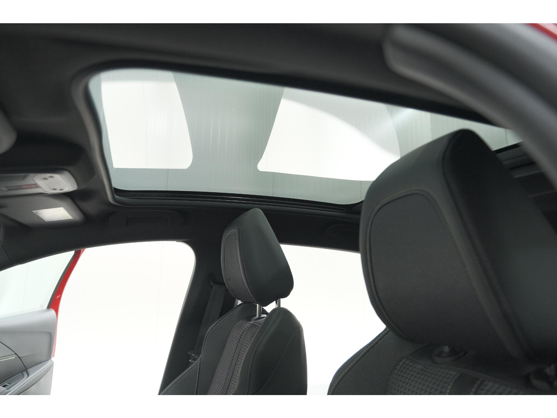 Peugeot 208 PureTech 130 EAT8 GT | Panoramadak | Camera | Apple Carplay | Stoelverwarming