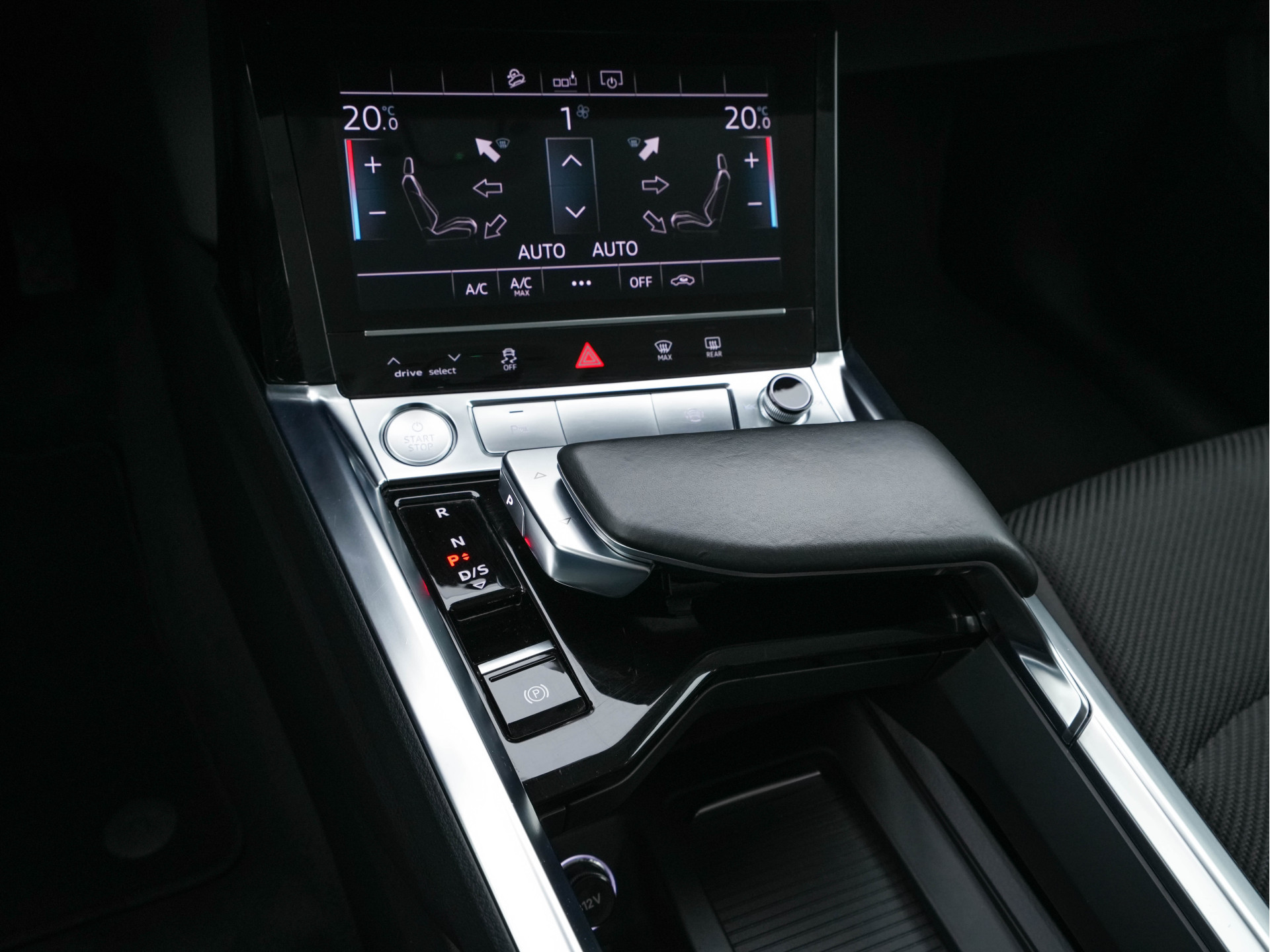 Audi e-tron 50 Quattro Launch edition 71 kWh (⚠️)  [ 3-Fase ] {SOH-100%} (INCL-BTW) Aut. *FULL-LED | DIGI-COCKPIT | NAVI-FULLMAP | HEATED-COMFORTSEATS | KEYLESS | AUDI-SOUND | SHIFT-PADDLES | ECC | PDC | CRUISE | 20''ALU*