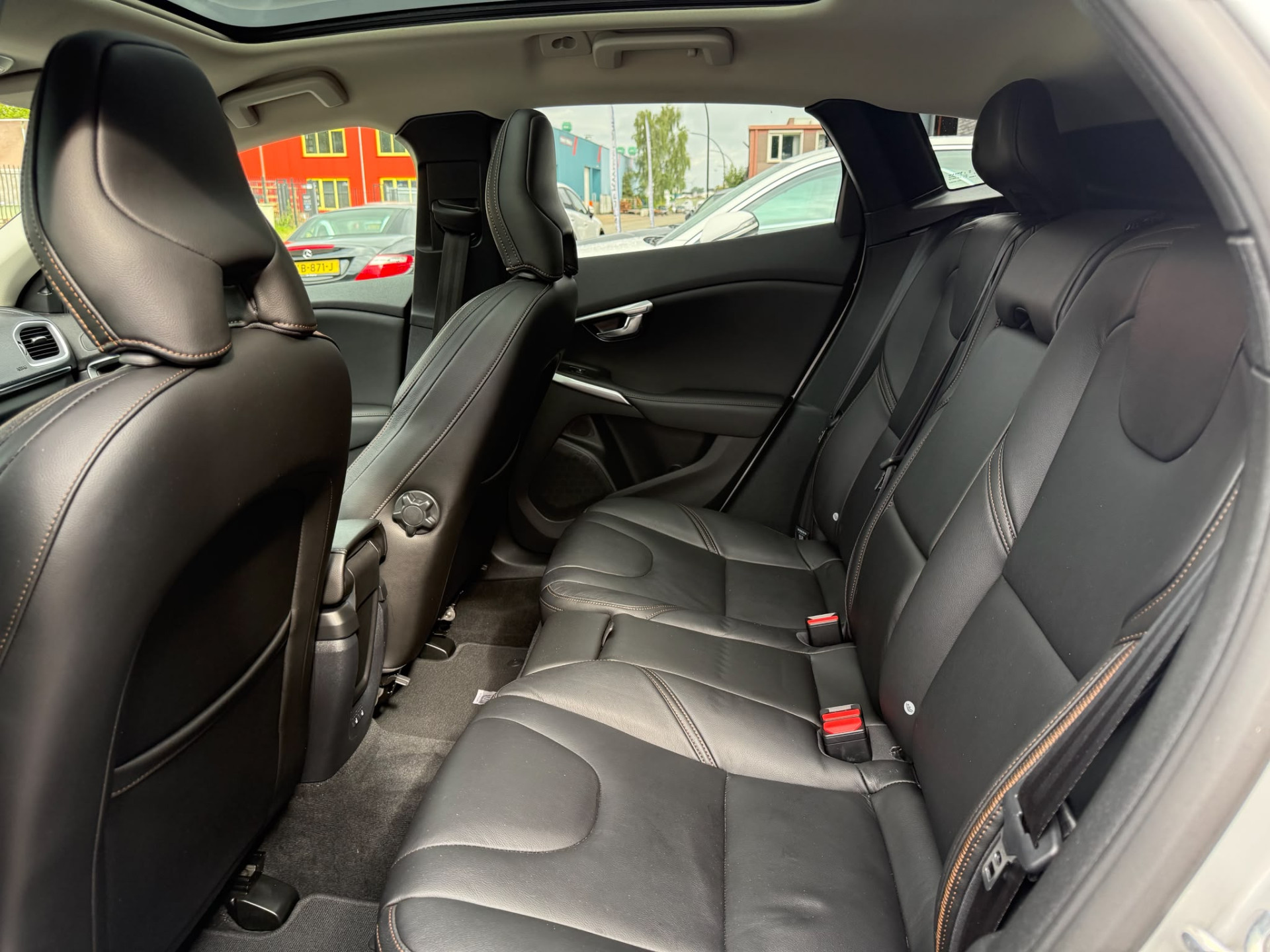 Volvo V40 Cross Country 1.5 T3 Summum | 2E EIGENAAR | 3/6 of 12 MND GARANTIE | PANO DAK | CAMERA | NAVI | MEMORY |