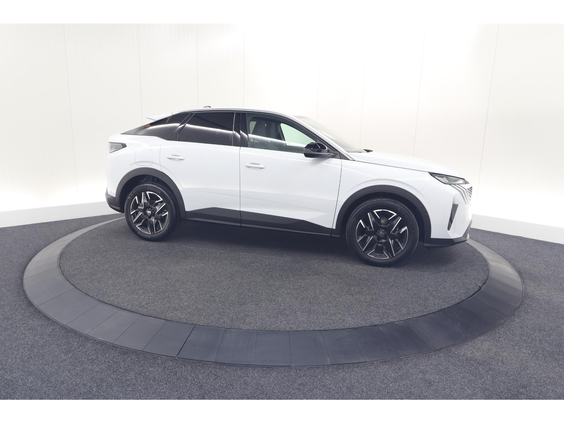 Peugeot 3008 136 Hybrid e-DCS6 Allure | Stoelverwarming | Camera | Apple Carplay