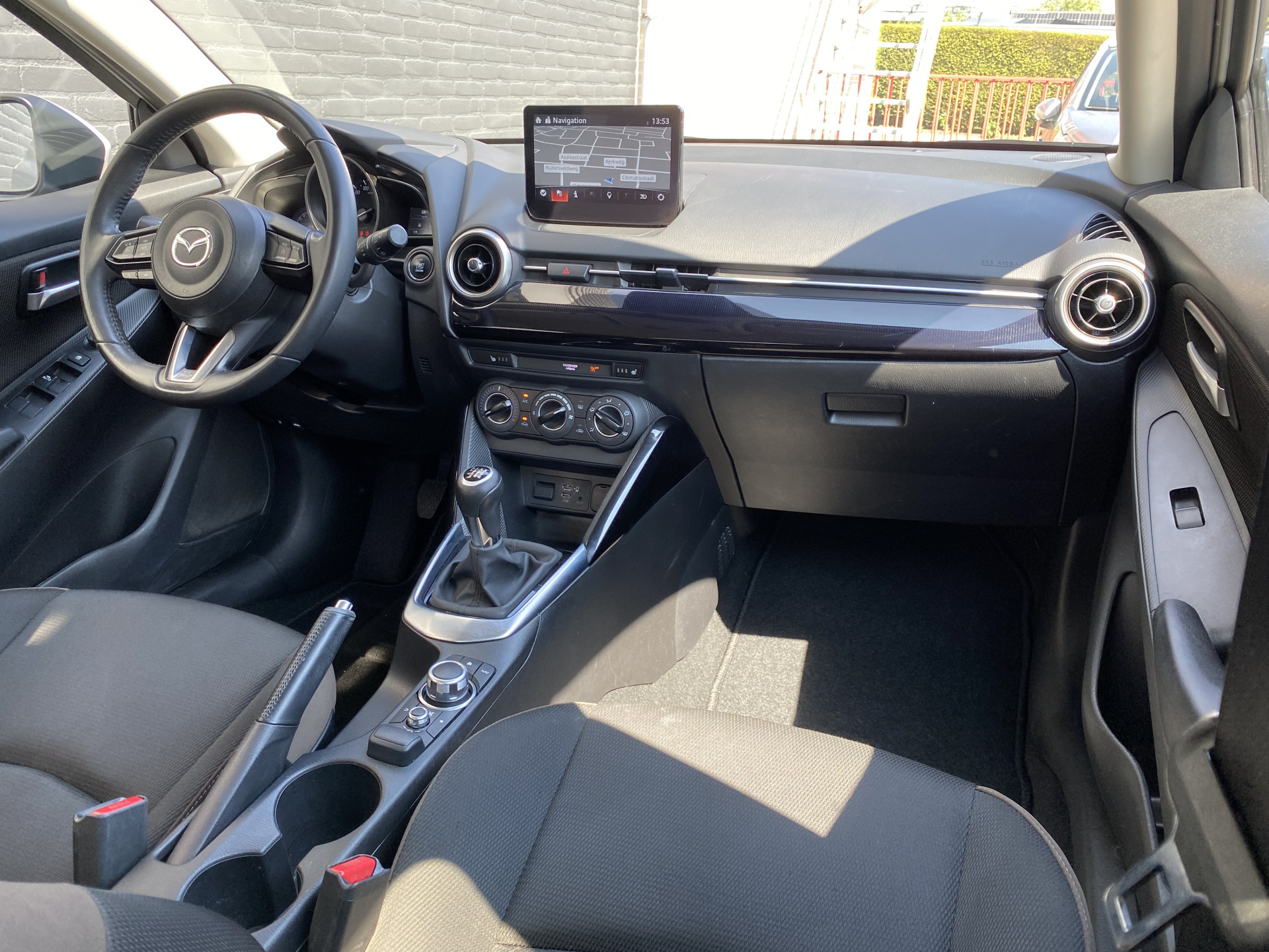 Mazda 2 1.5 Skyactiv-G Comfort | 1e eigenaar | dealer onderh. | navigatie | stoelverw. | cruise control | apple carplay