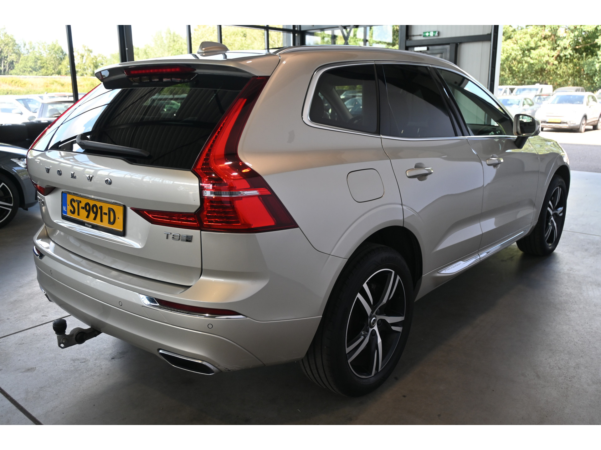 Volvo XC60 2.0 T8 Twin Engine AWD Inscription Harman/Kardon Navigatie Panoramadak Carplay Goed Onderhouden! Inruil Mogelijk!