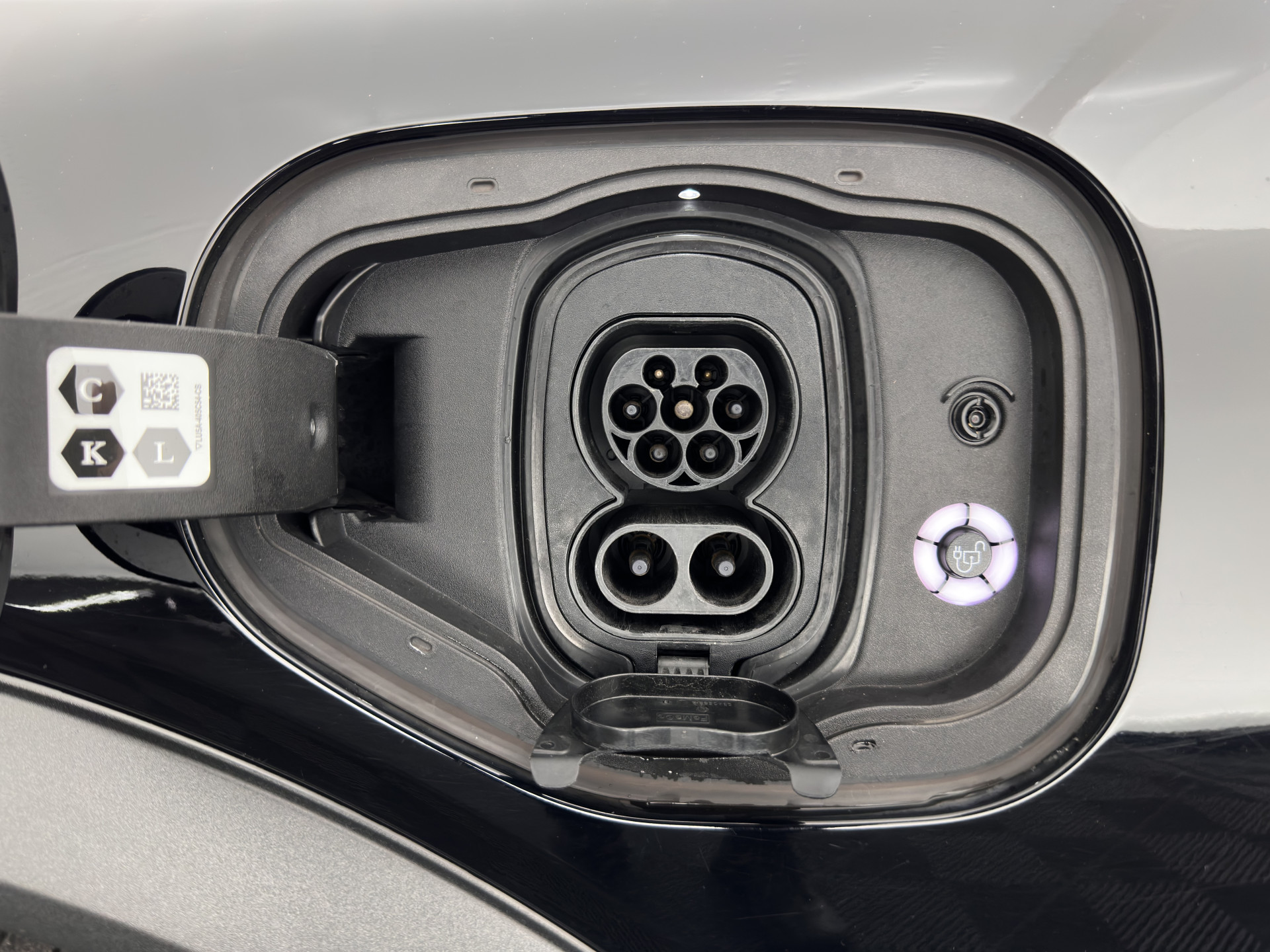 Ford Mustang Mach-E RWD 75 kWh (3-Fase) (INCL-BTW) Aut. *LEATHER | FULL-LED | DAB | DIGI-COCKPIT | KEYLESS | NAVI-FULLMAP | CARPLAY | HEATED-COMFORTSEATS | TOPVIEW | ADAPTIVE-CRUISE | PRIVACY-GLASS | 18'' ALU*