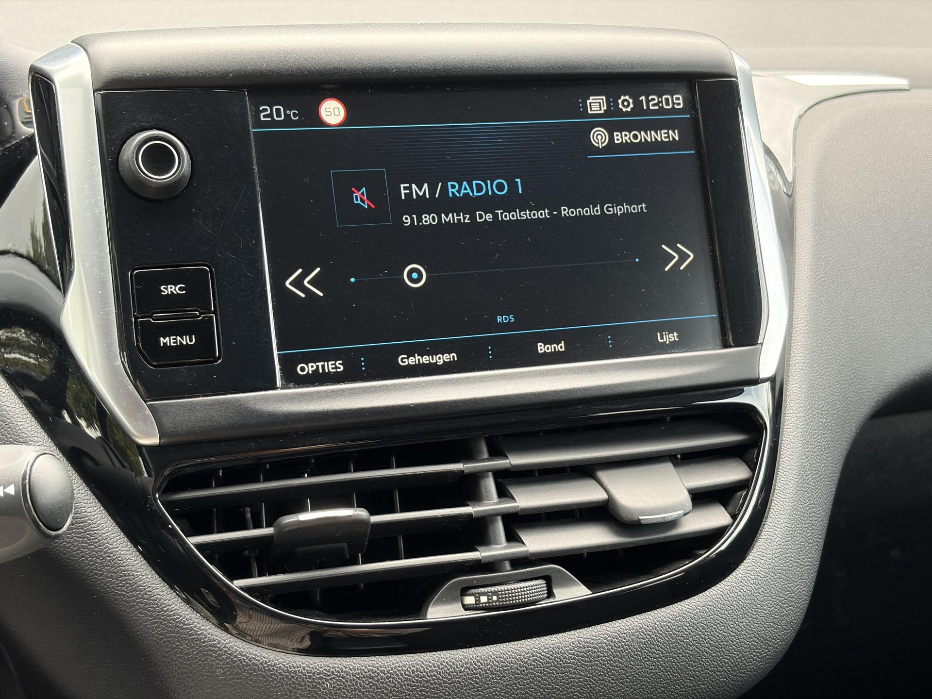 Peugeot 208 1.2 PureTech Signature ✓Net beurt gahad✓Navi✓Carplay✓Lm velgen✓Airco✓Cruise✓5 Deurs✓Pdc✓5 Deurs✓Lm velgen✓N.A.P✓Apk tot 04-2027