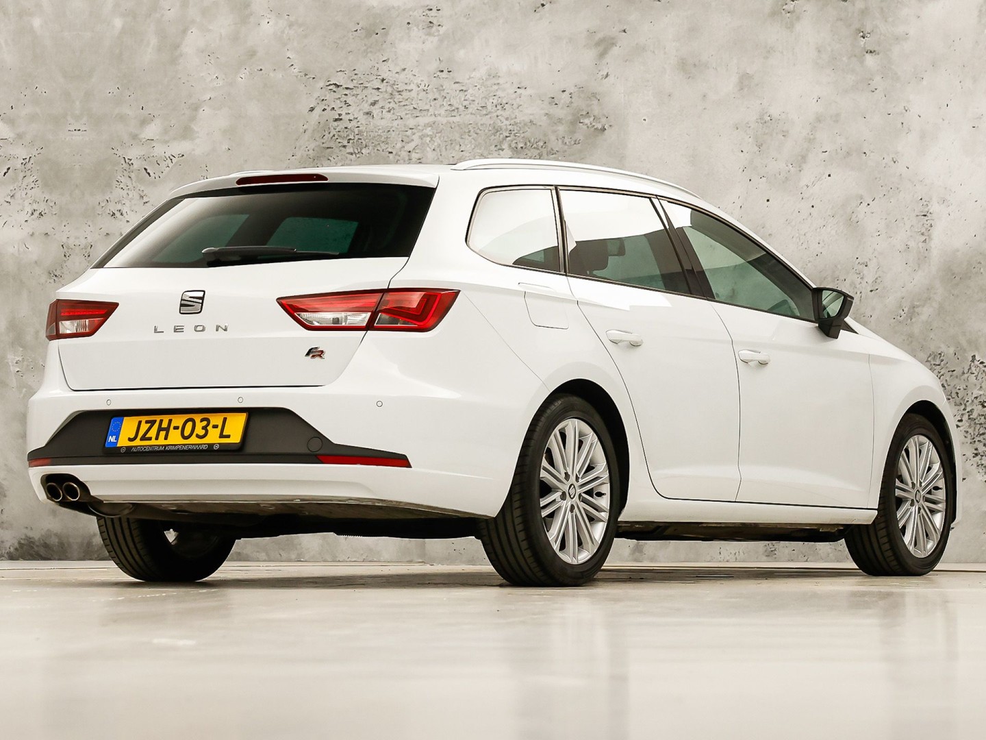SEAT Leon 1.4 TSI FR Sport 150Pk Automaat (PANORAMADAK, NAVIGATIE, CLIMATE, STOELVERWARMING, SPORTSTOELEN, LED KOPLAMPEN, CRUISE, PARKEERSENSOREN, NIEUWSTAAT)