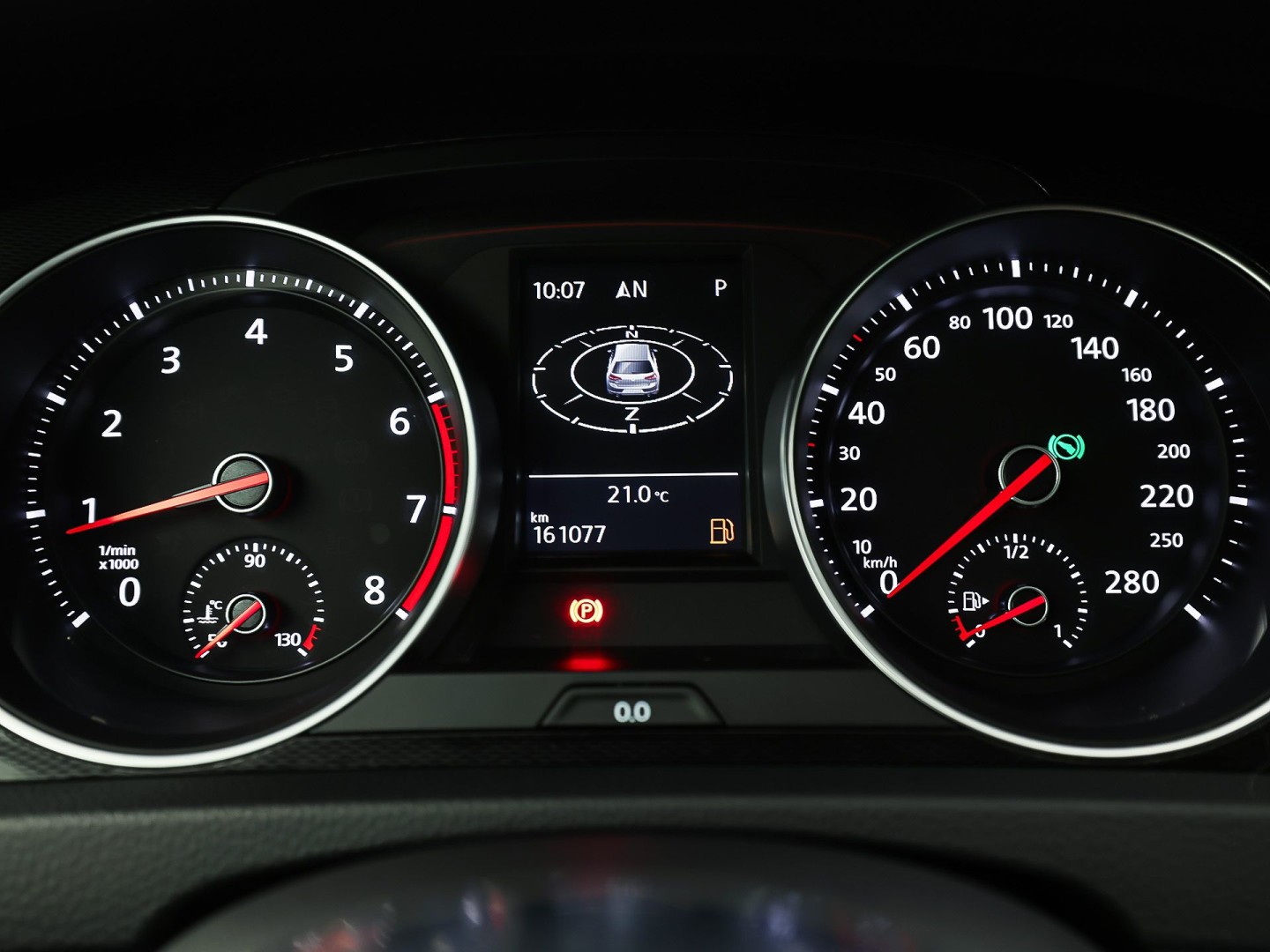 Volkswagen Golf 2.0 TSI GTI 220Pk Automaat (NAVIGATIE, CLIMATE, LEDER, STOELVERWARMING, SPORTSTOELEN, GETINT GLAS, XENON, NIEUWSTAAT)