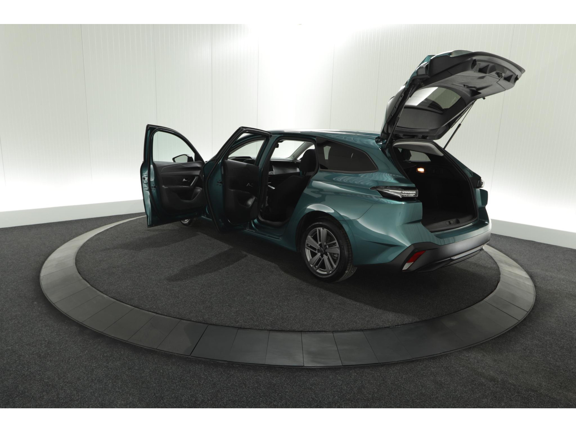 Peugeot 308 SW PureTech 130 EAT8 Active Pack | Automaat | Apple Carplay | Parkeersensoren | Navigatie