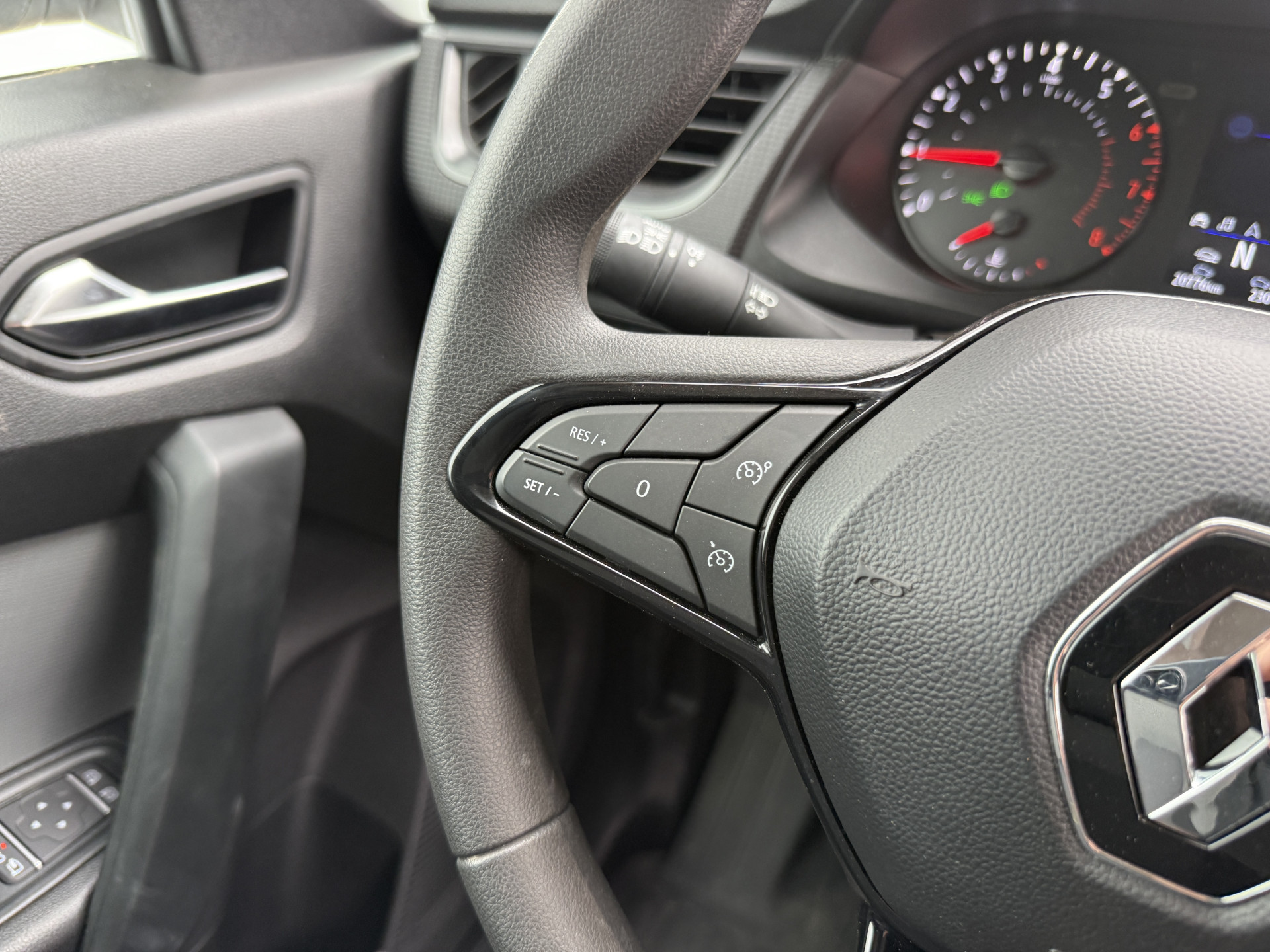 Renault Kangoo Grand Comfort TCe 130PK **Benzine** Automaat L1 LED Inbouw Airco Cruise Control Camera Parkeersensoren