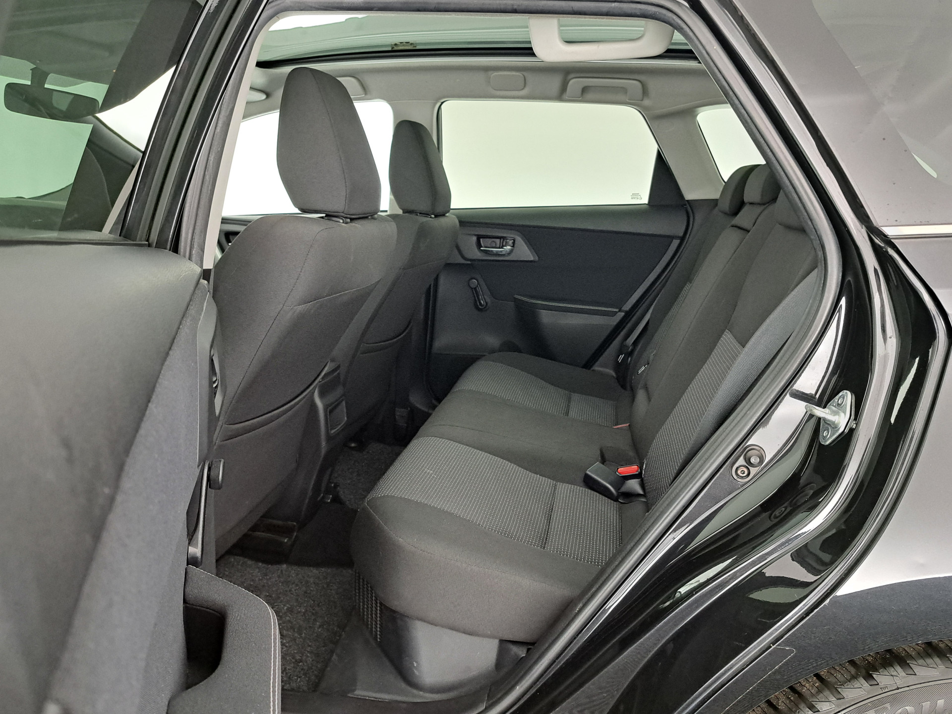 Toyota Auris Touring Sports 1.8 Hybrid Lease Aut. *PANO | NAVI-FULLMAP | KEYLESS | CAMERA | COMFORT-SEATS | ECC | PDC | CRUISE | TOWBAR | 16''ALU*