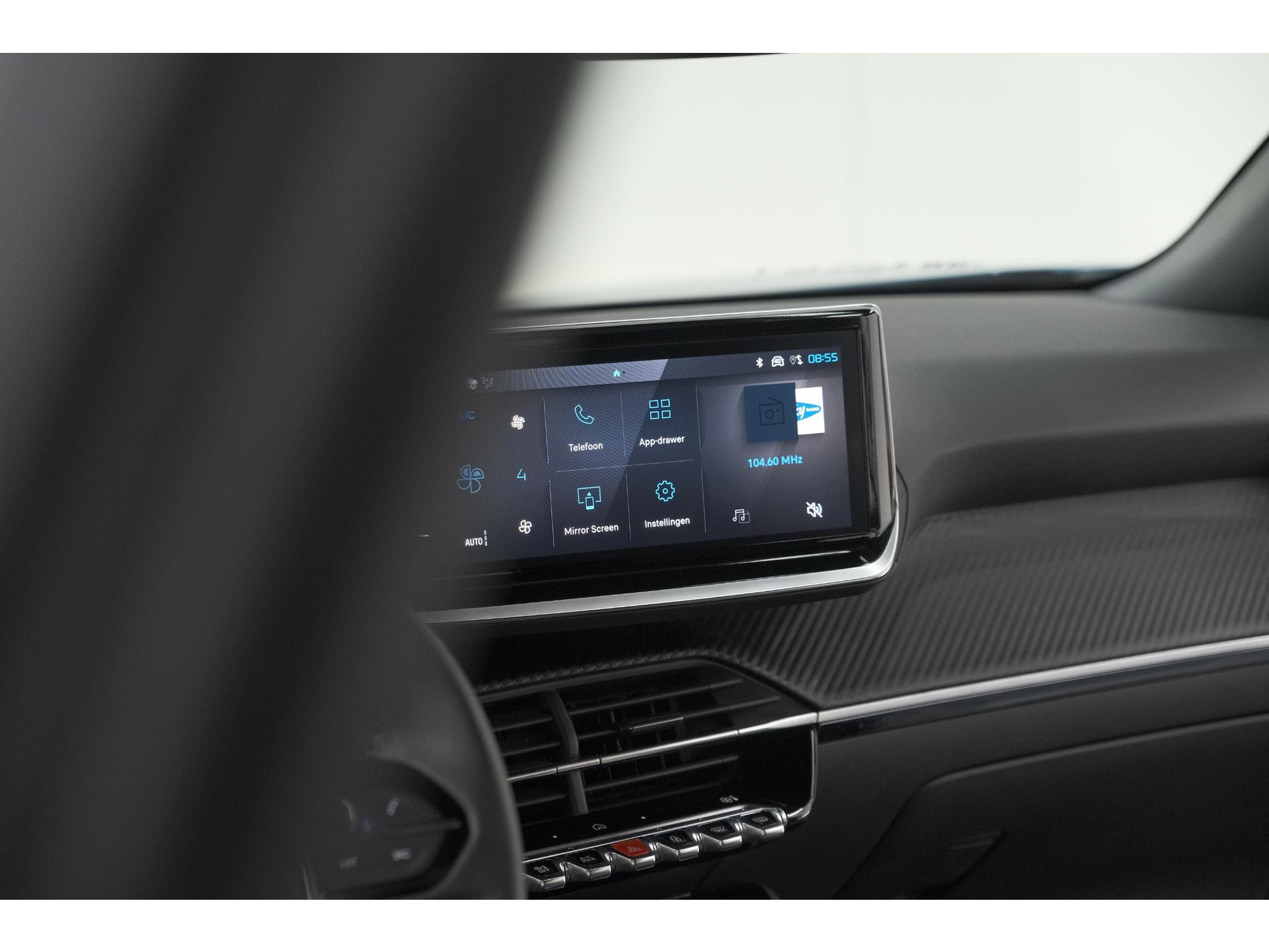 Peugeot e-2008 EV Allure Avantage 54 kWh | 11 KW Laadfunctie | Parkeersensoren | Apple Carplay