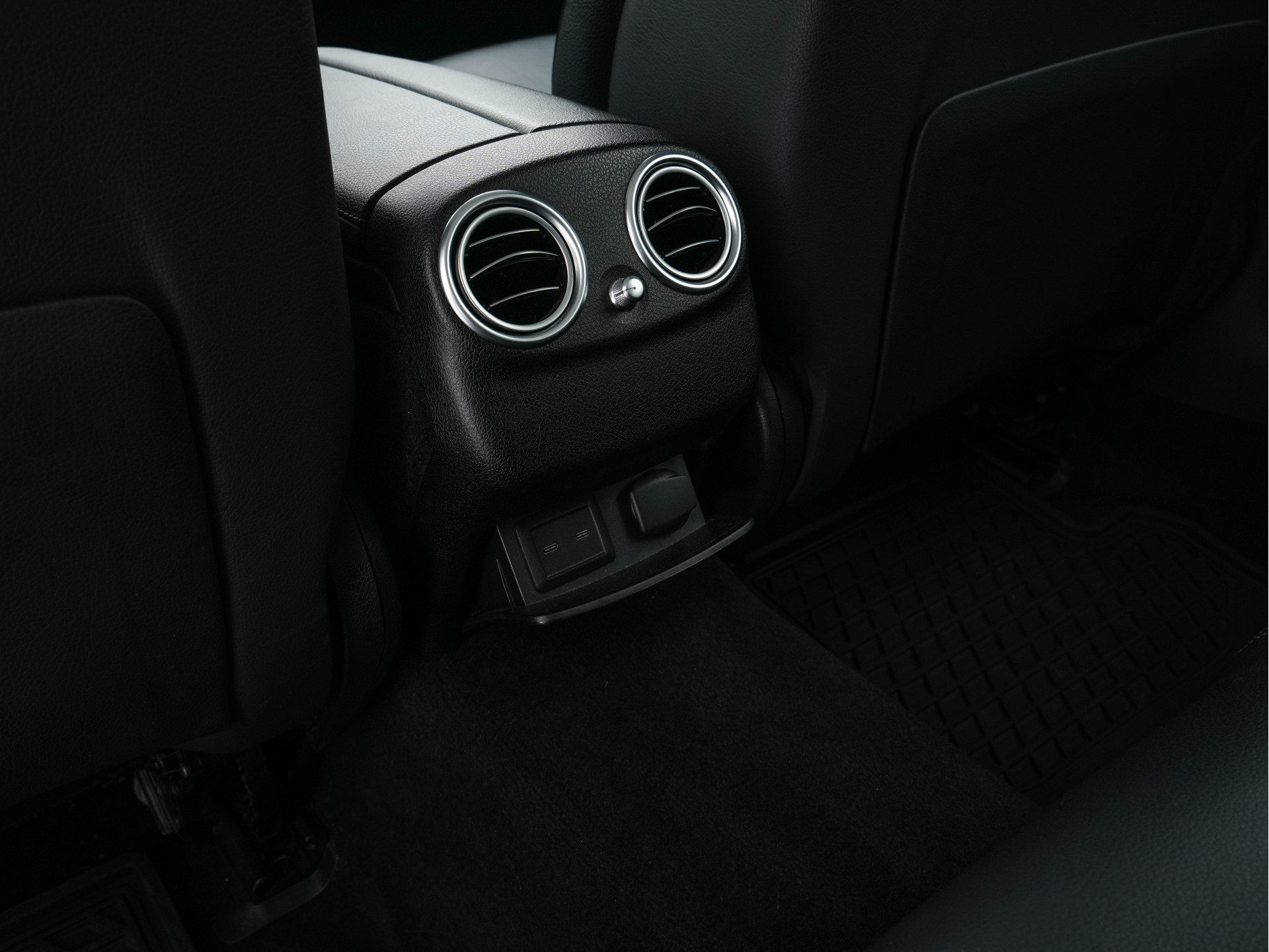 Mercedes-Benz E-klasse Estate 300 de Business Solution Luxury Plug-In (INCL-BTW) Aut. *DIGI-COCKPIT | MULTIBEAM-LED | LUXURY-LEATHER | TOP-VIEW | KEYLESS | DAB | NAVI-FULLMAP | CRUISE | SHIFT-PADDLES | AMBIENT-LIGHT | HEATED-SPORTSEATS | 18"ALU*