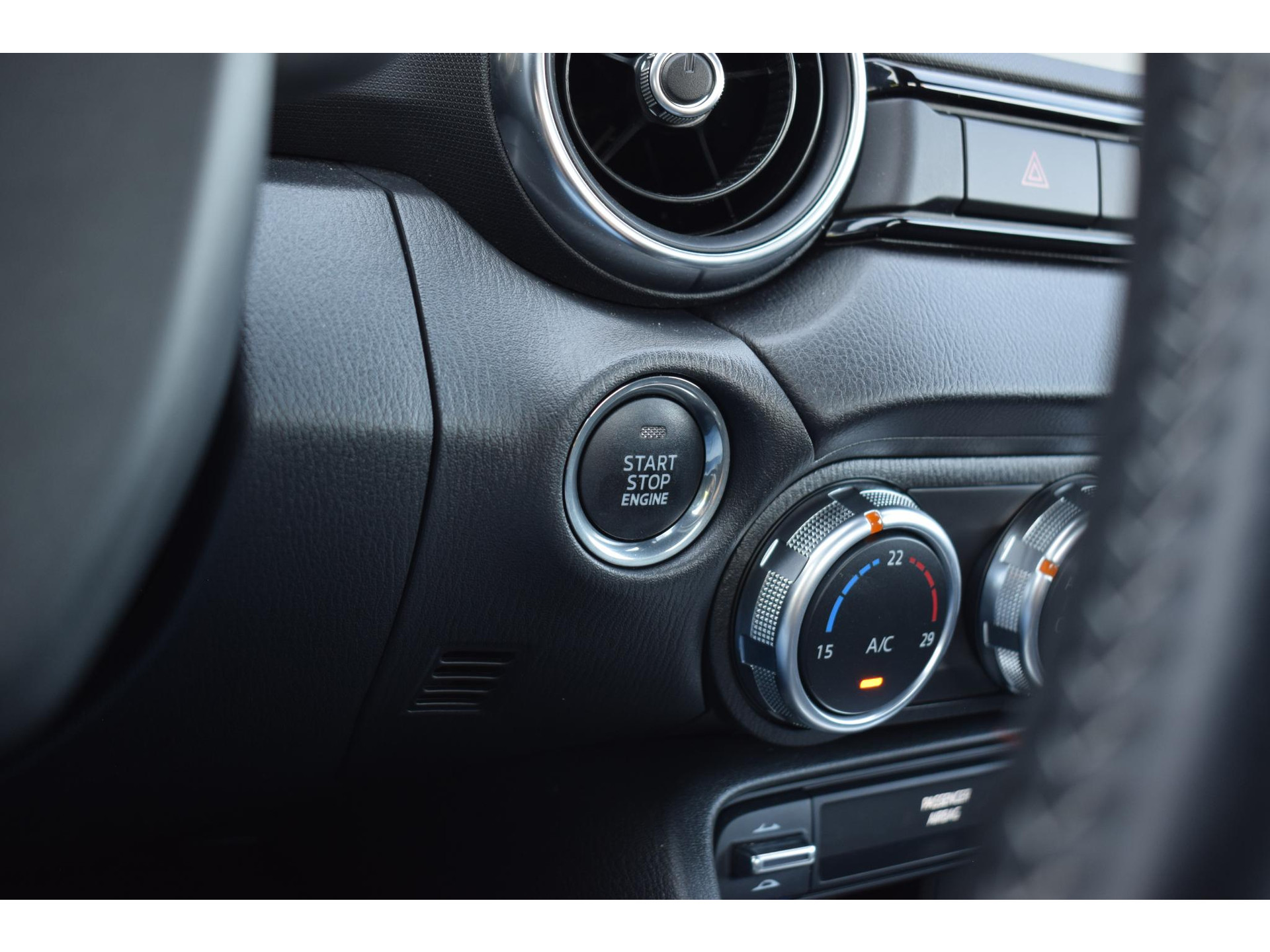 Mazda MX-5 RF 2.0 SkyActiv-G 184 Exclusive-Line | Hardtop | 184pk | Bose | Leer | Stoelverwarming