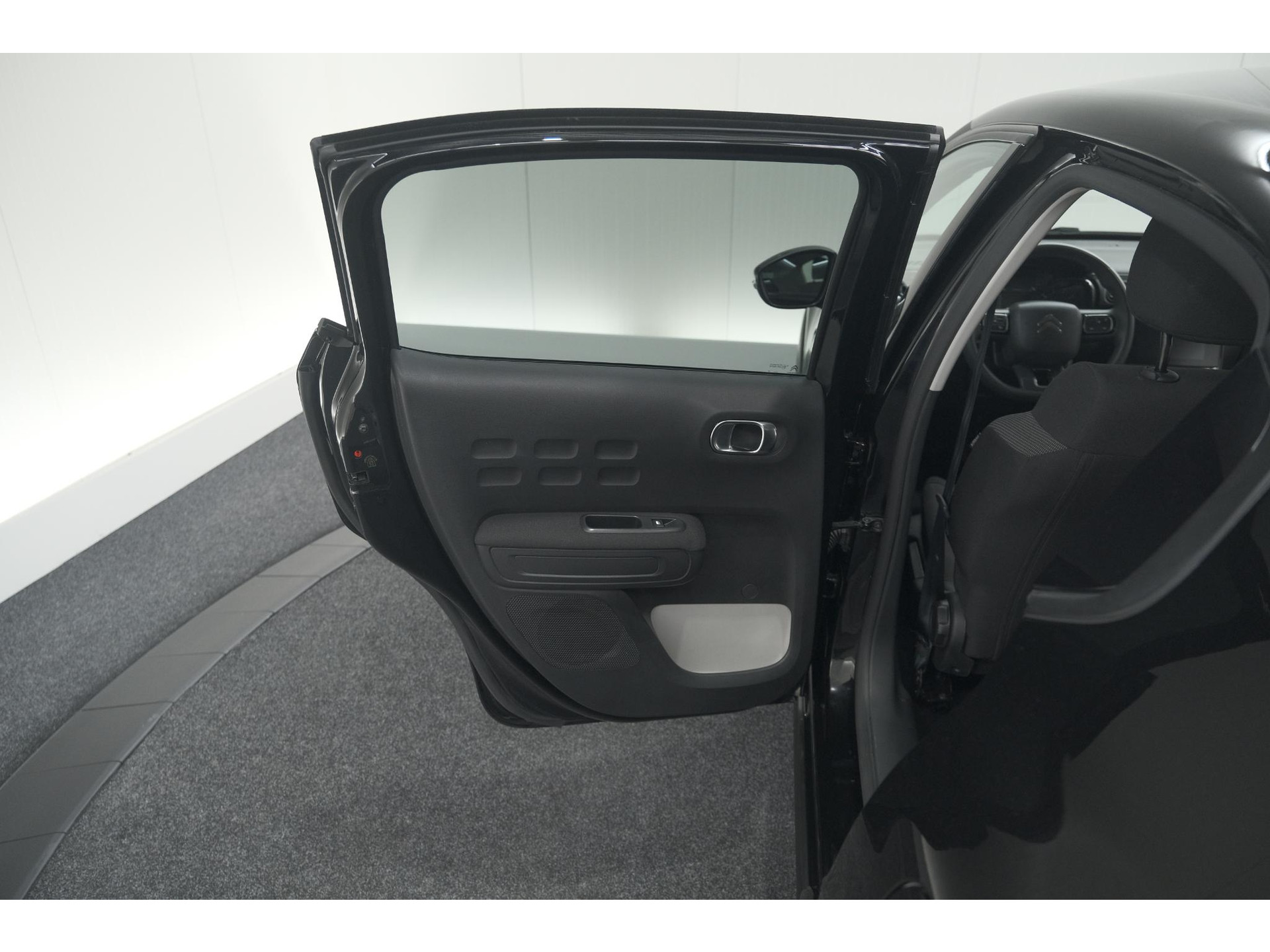 Citroen C3 PureTech 110 EAT6 Max | Apple Carplay | Parkeersensoren | Climate Control | 16 Inch Lichtmetalen Velgen