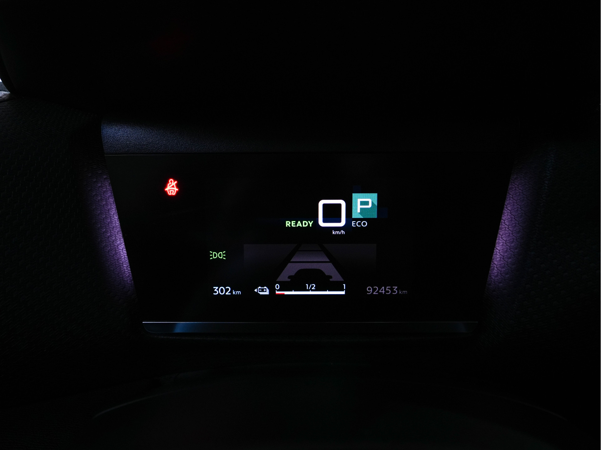 Citroën Ë-C4 Feel 50 kWh [ 3-Fase-11kW ] (INCL-BTW) *PANO | HEAD-UP | LEATHER-FABRIC | FULL-LED | DIGI-COCKPIT | BLINDSPOT | CARPLAY | COMFORT-SEATS | ECC | LANE-ASSIST | KEYLESS | PDC | CRUISE | DAB  | CCS-FASTLOADER | 18''ALU*