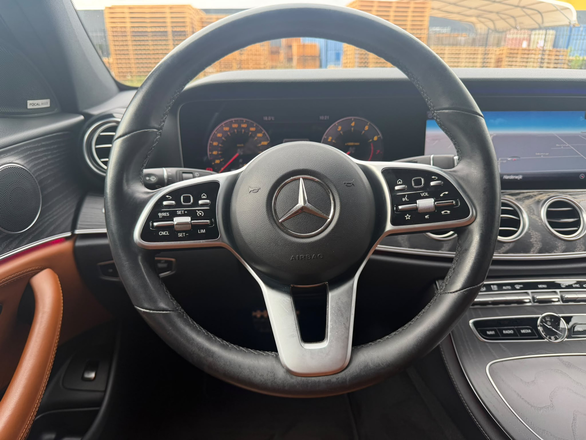 Mercedes-Benz E-klasse Estate 200 Premium 3/6/12 MND GARANTIE  | AUTOMAAT | NIEUWE APK | LEDER | PDC | NAVI | CRUISE |