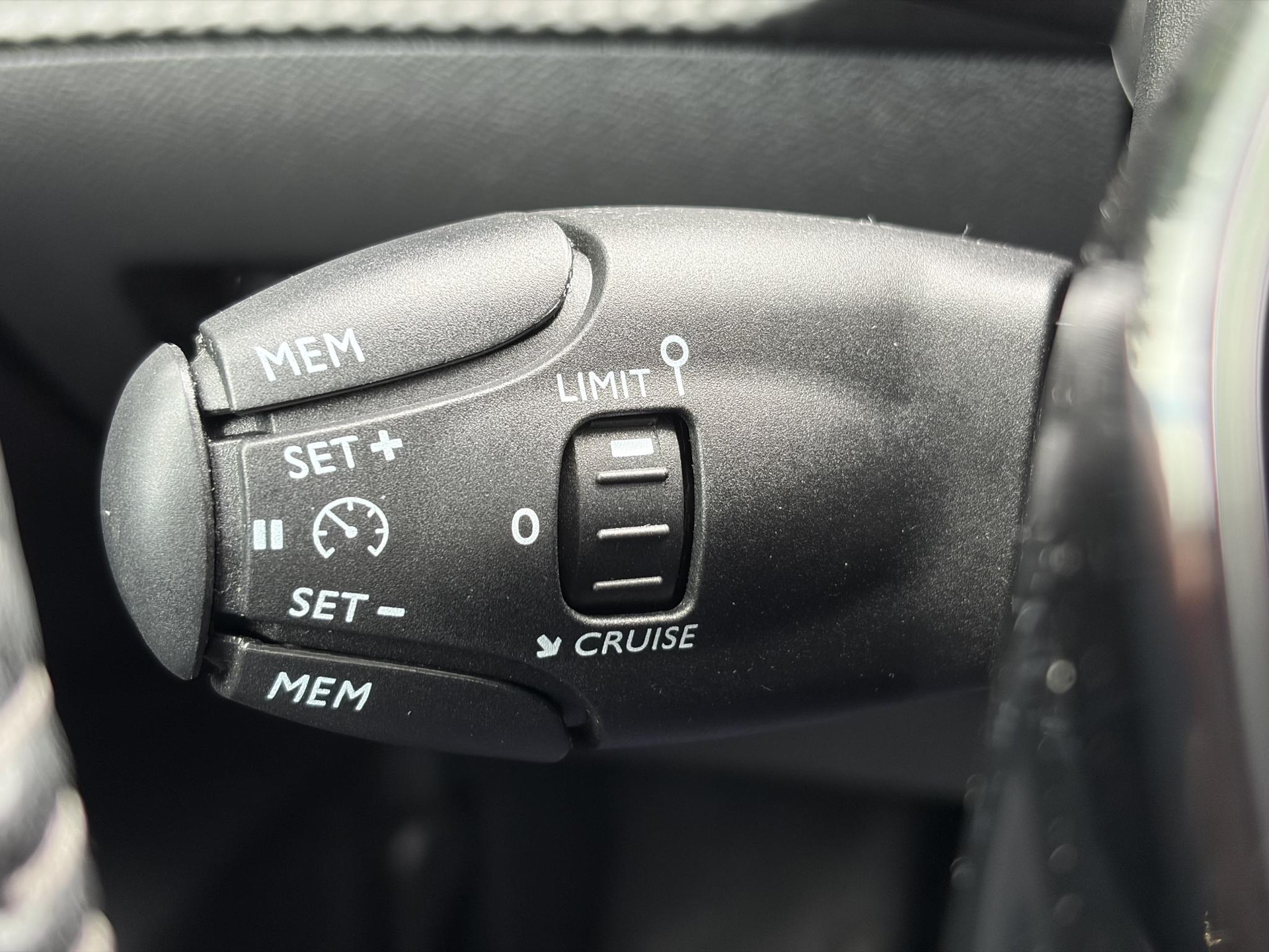 Peugeot 208 1.2 PureTech Blue Lease Active 102pk,2e Eigenaar,Navi,Apple Carplay/Android,Rijstrooksensor,6 Bak,Pdc,Dealer Onderhouden,N.A.P,Apk tot 04-2028
