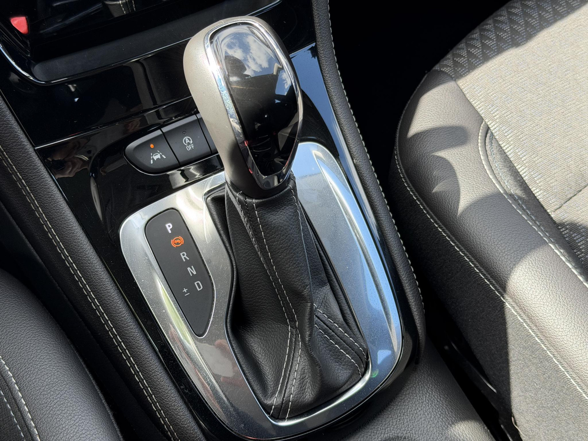 Opel Astra Sports Tourer 1.4 Innovation 2e Eigenaar,Apple Carplay/Android Auto,150pk,Halfleder,Trekhaak,Keyless,Clima,Cruise,Lm velgen,Pdc V+A,N.A.P,Dealer Onderhouden,Rijstrooksensor,Apk tot 03-2027