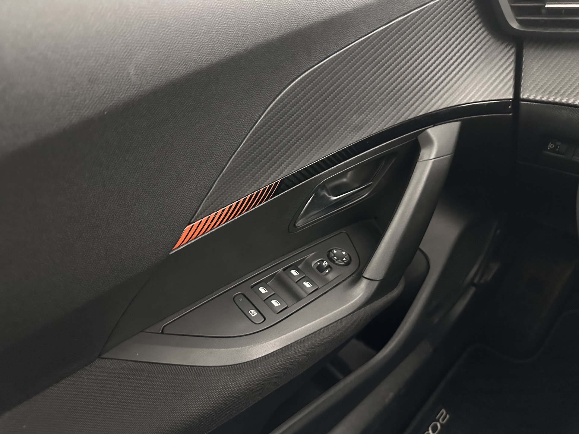 Peugeot 2008 1.2 PureTech Blue Lease Active (INCL-BTW) Aut. *FULL-LED | NAVI-FULLMAP | DIGI-COCKPIT | HEATED-SPORTSEATS | CAMERA | SHIFTPADDLES | ECC | PDC | CRUISE | CARPLAY  | TOWBAR | 16"ALU*