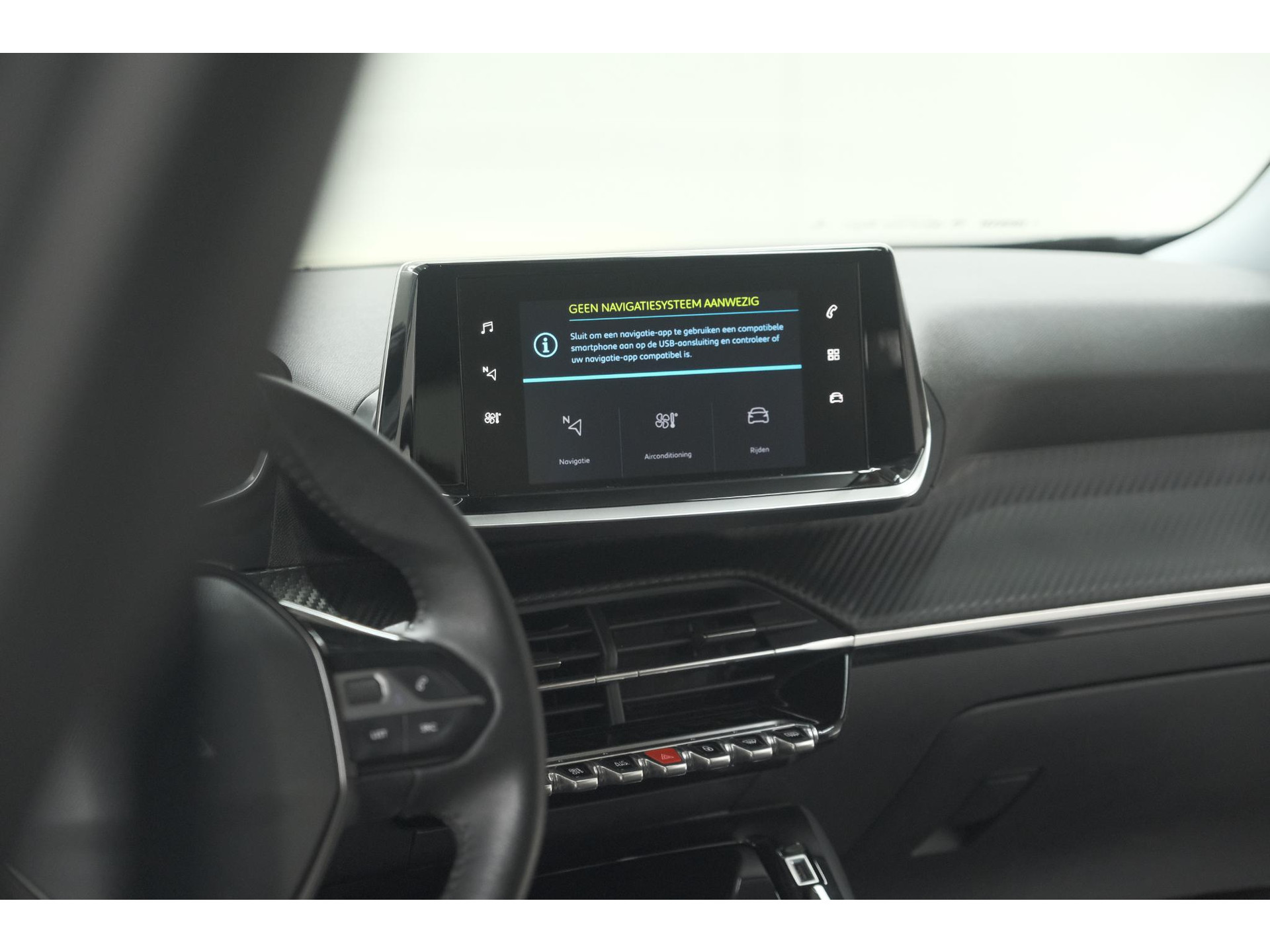 Peugeot e-2008 EV Allure 50 kWh | SOH=96.7 % | 3 Fase Laadfunctie | Camera | Navigatie | Parkeersensoren | Apple Carplay