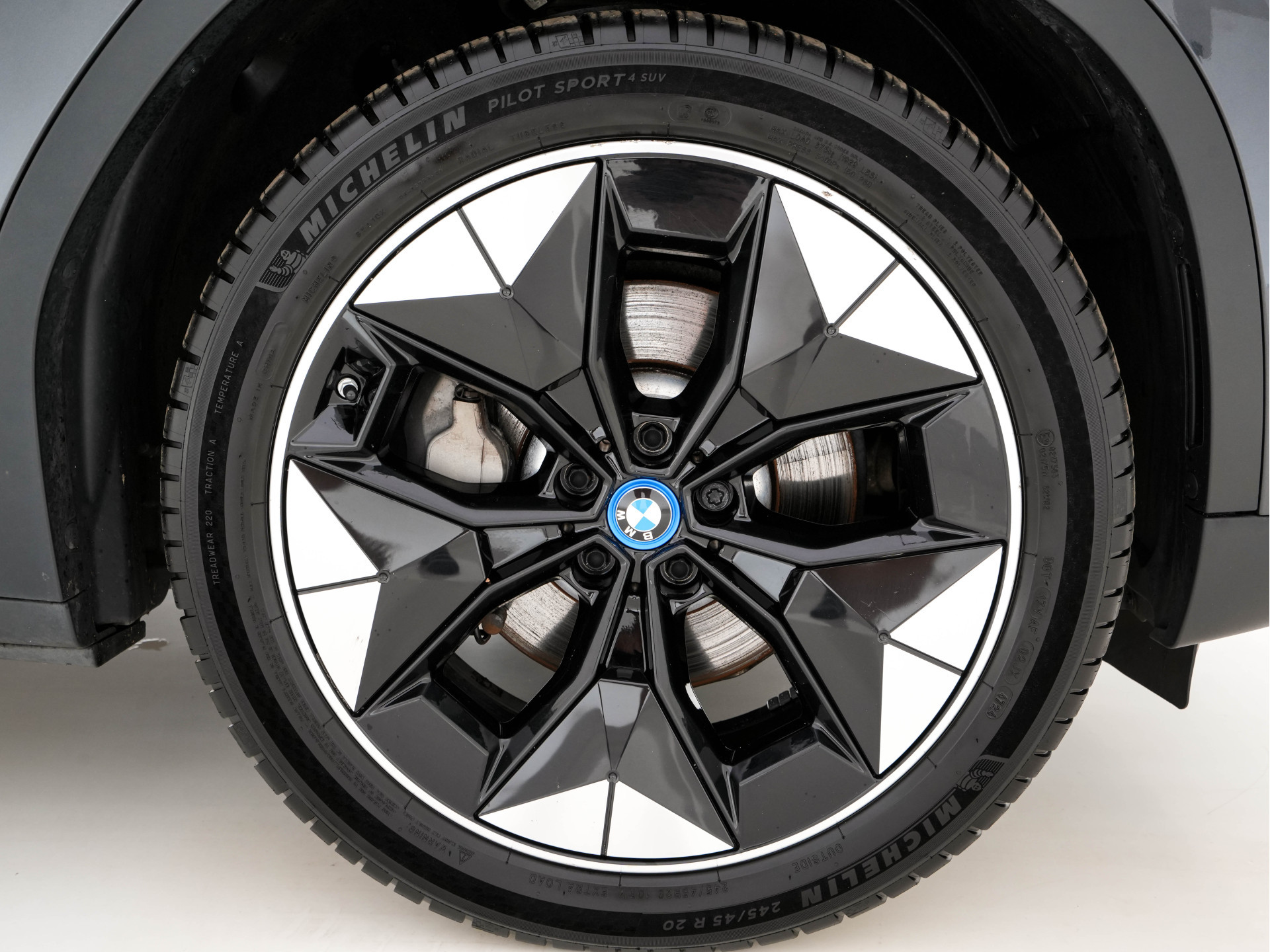 BMW iX3 High Executive 80 kWh [ 3-Fase ] {SOH-100%} (INCL-BTW) *PANO | LEATHER | FULL-LED | DAB | CARPLAY | ADAPTIVE-CRUISE | DIGI-COCKPIT | BLINDSPOT | HARMAN/KARDON-SOUNDSYTEM | HEAD-UP | KEYLESS | TOP-VIEW | SPORT-SEATS | TOWBAR  | .