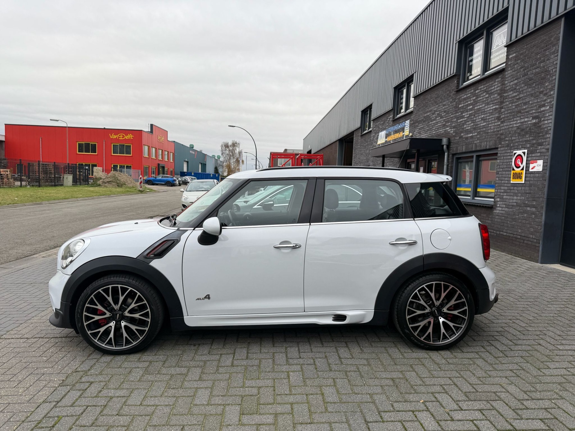 MINI Mini 1.6 John Cooper Works | 1E EIGENAAR | 3/6/12MND GARANTIE | AUTOMAAT | JOHN WORKS | XENON | CRUISE | NAVI |