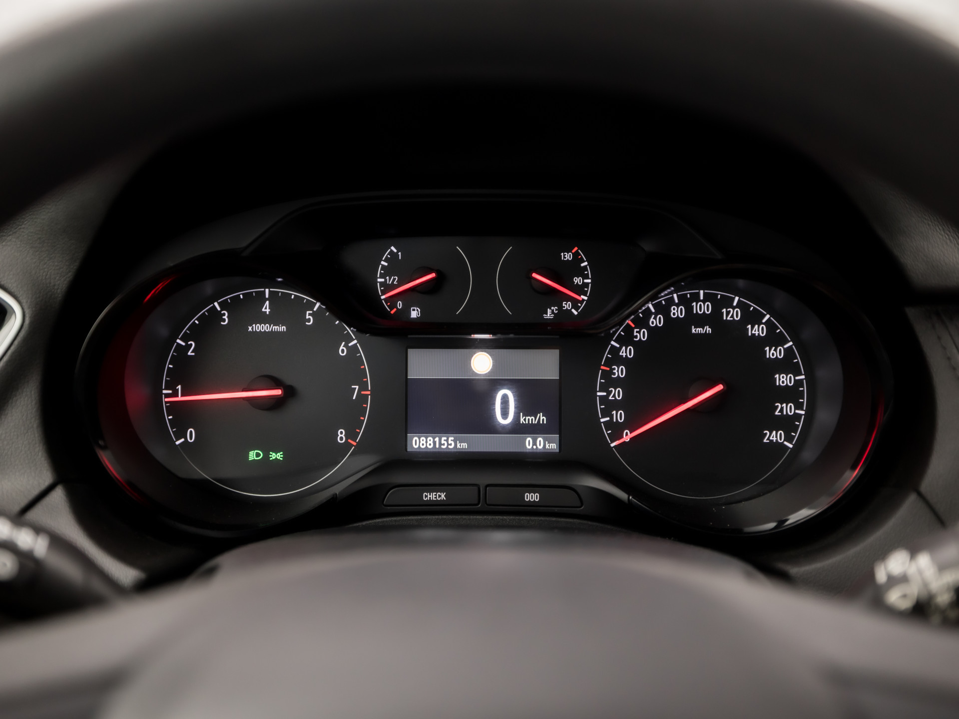 Opel Grandland X 1.2 Turbo Sport (APPLE CARPLAY, NAVIGATIE, GETINT GLAS, CRUISE, SPORTSTOELEN, ARMSTEUN, LM VELGEN, NIEUWE APK, NIEUWSTAAT)