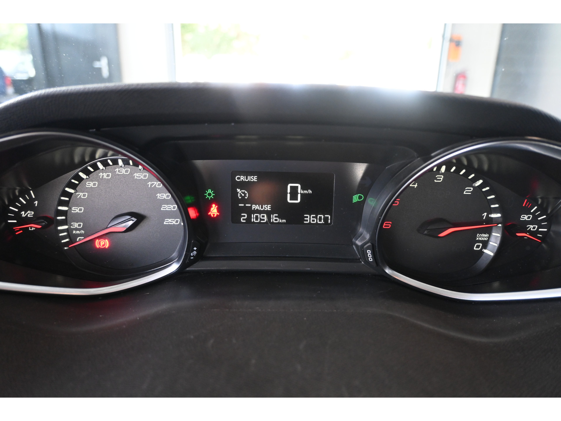 Peugeot 308 SW 1.6 BlueHDI Blue Lease Pack Nap Clima Cruise NavigatieTrekhaak PDC Goed Onderhouden! Inruil Mogelijk!