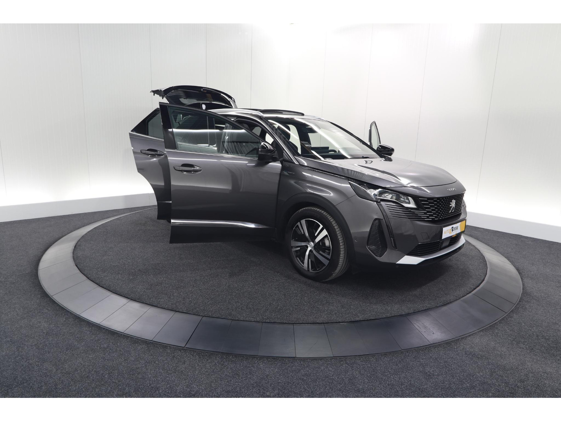 Peugeot 3008 HYbrid4 300 GT | Elektrisch Panoramadak | Dodehoekdetectie | Camera | Navigatie