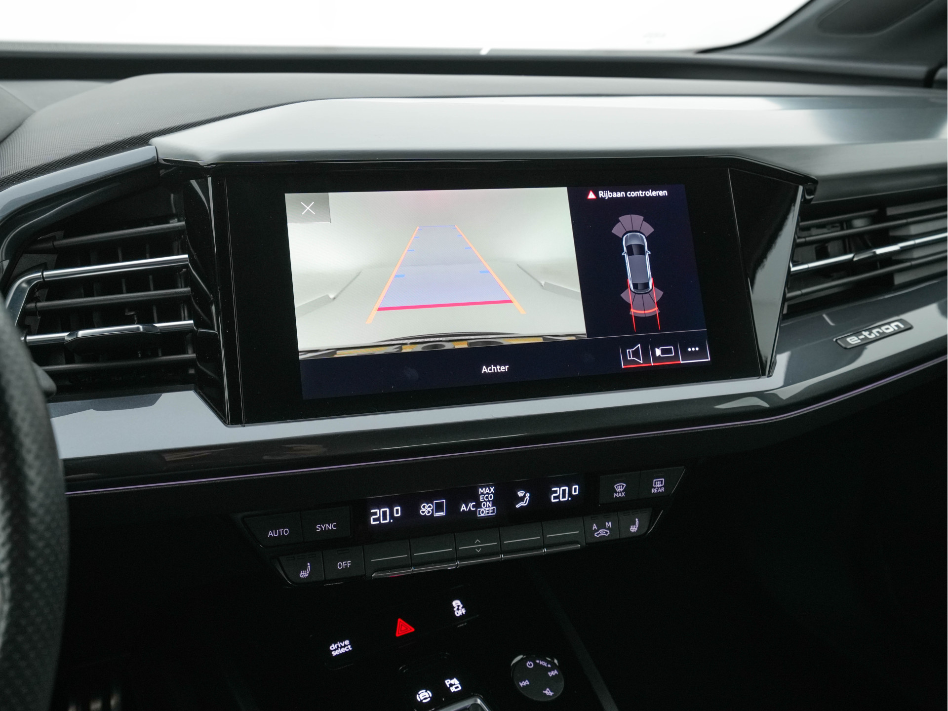 Audi Q4 Sportback e-tron 40 S-Line Edition 77 kWh [ 3-Fase ] {SOH-92%} (INCL-BTW) *HEAT-PUMP | LEATHER-FABRIC | MATRIX-LED | ADAPTIVE-CRUISE | AMBIENT-LIGHT | DIGI-COCKPIT | AUDI-SOUND | DAB+ | KEYLESS | SHIFT-PADDLES | CAMERA | HEATED-SPORTSEATS | 20''AL