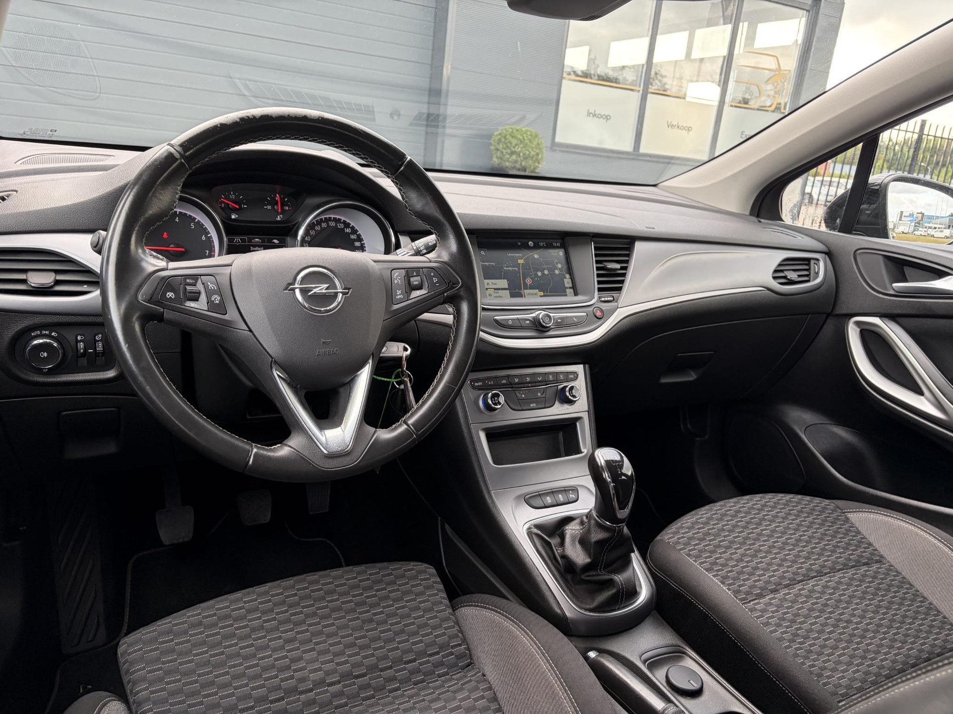 Opel Astra Sports Tourer 1.2 Edition ✓131pk✓2e Eigenaar✓Trekhaak✓Navi✓Airco✓Cruise✓Pdc V+A✓Lm velgen✓Dealer Onderhouden✓Comfortstoelen✓N.A.P✓Apk tot 07-2028