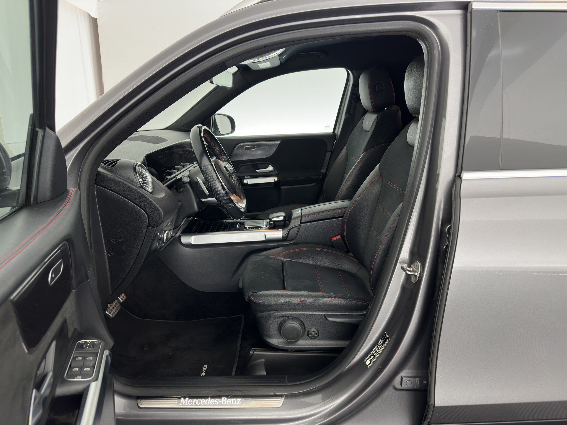 Mercedes-Benz GLB 200 d ( VAN ) Premium AMG-Sport-Pack Aut. *LEATHER-MICROFIBRE | FULL-LED | AMBIENT-LIGHT | WIDE-SCREEN-DIGICOCKPIT | HEATED-SPORTSEATS | KEYLESS | NAVI-FULLMAP | DAB+ | ECC | PDC | CRUISE | 19''ALU*